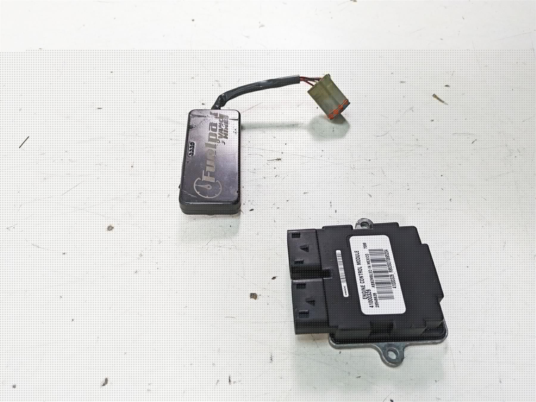 2017 Harley XL883 N Sportster Iron Cdi Ecu + Vance Hines Fuel Pack Set 41000326A {{ shop.shopifyCountryName }} - Mototech271