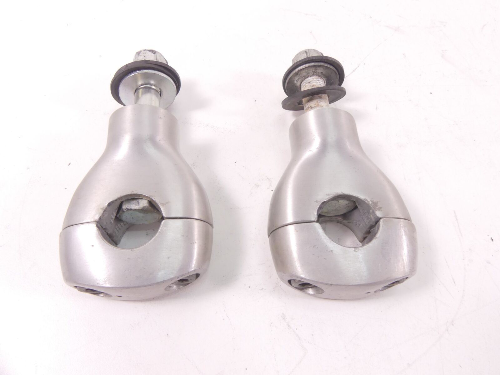 2007 Suzuki VL800 C50 Boulevard Handlebar Holder Riser Set 56221-41F20 | Mototech271