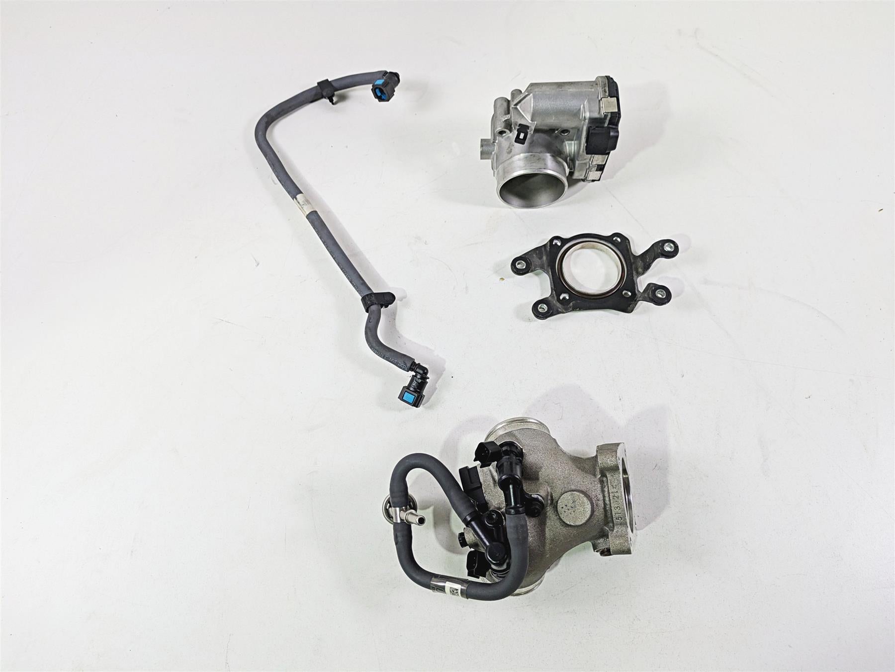 2017 Indian Chieftain Limited Throttle Body & Intake Manifold 5138214 1204685 {{ shop.shopifyCountryName }} - Mototech271