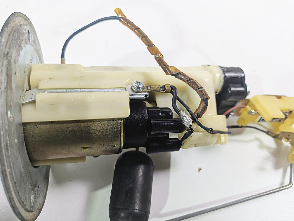 2006 Suzuki GSXR1000 K6 Fuel Gas Petrol Pump READ 15100-41G00 {{ shop.shopifyCountryName }} - Mototech271