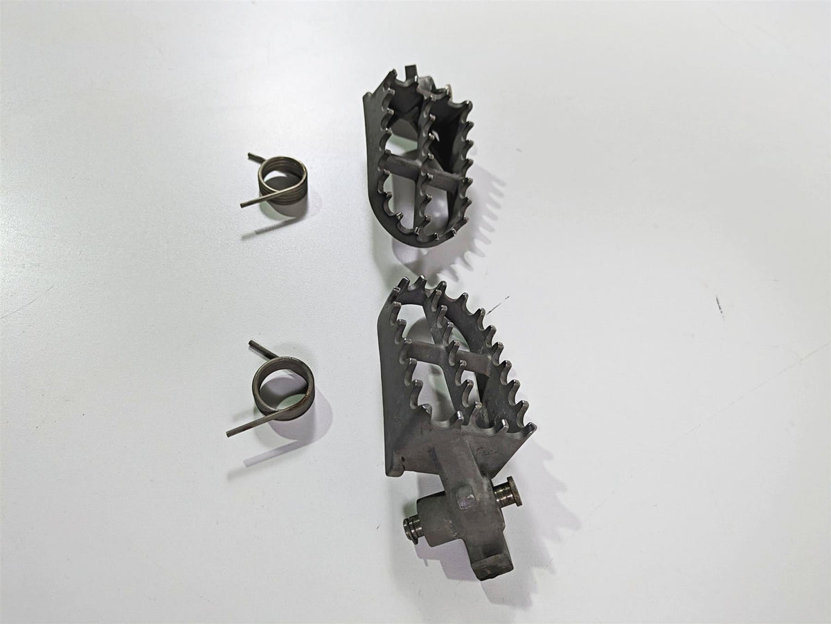 2006 BMW R1200GS K255 Adv Front Footpeg Rest Set 46717694557 {{ shop.shopifyCountryName }} - Mototech271