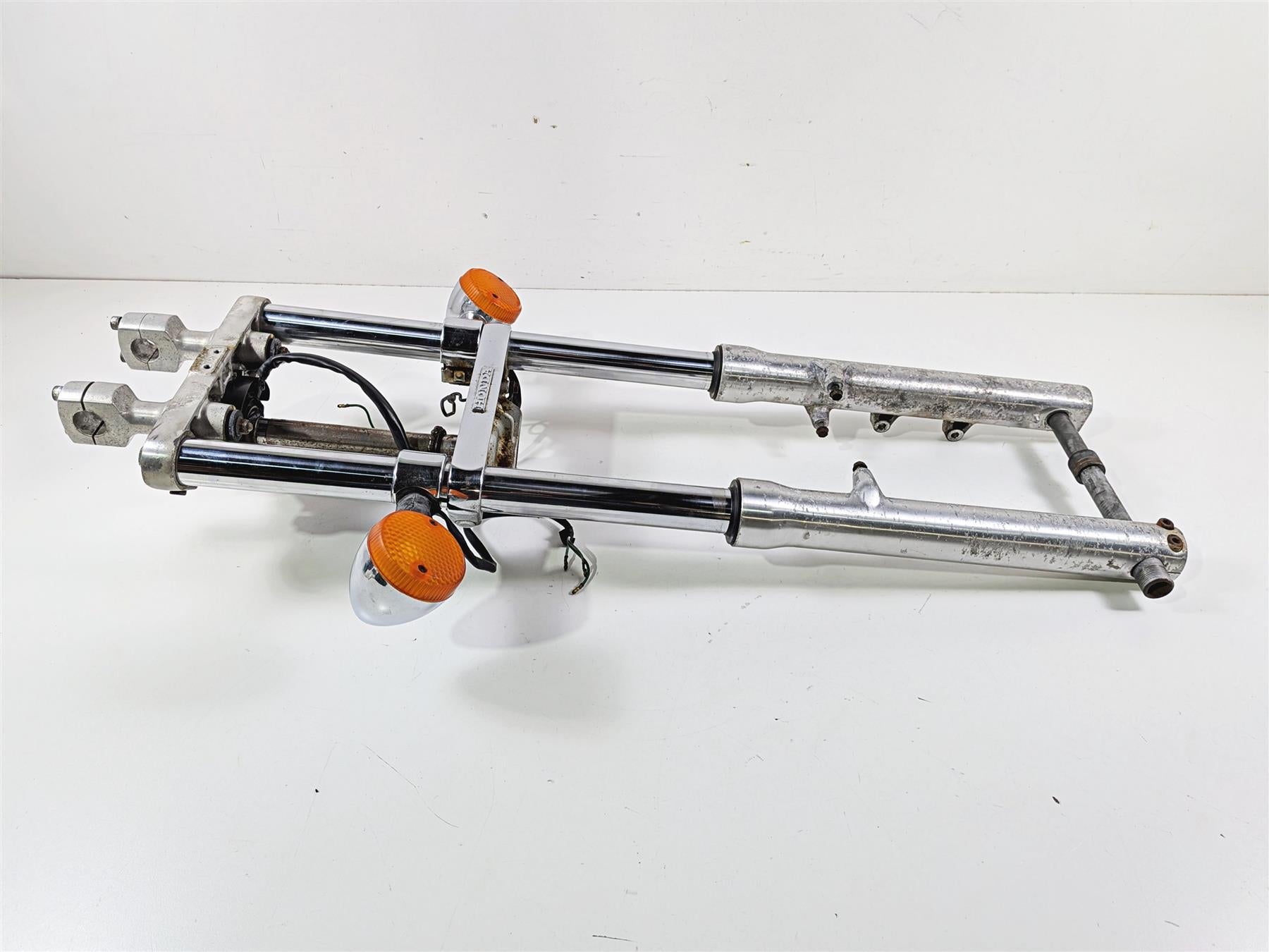 1995 Honda VT600 CD Shadow Deluxe Front End Forks 51400-MZ8-004 51500-MZ8-611 {{ shop.shopifyCountryName }} - Mototech271