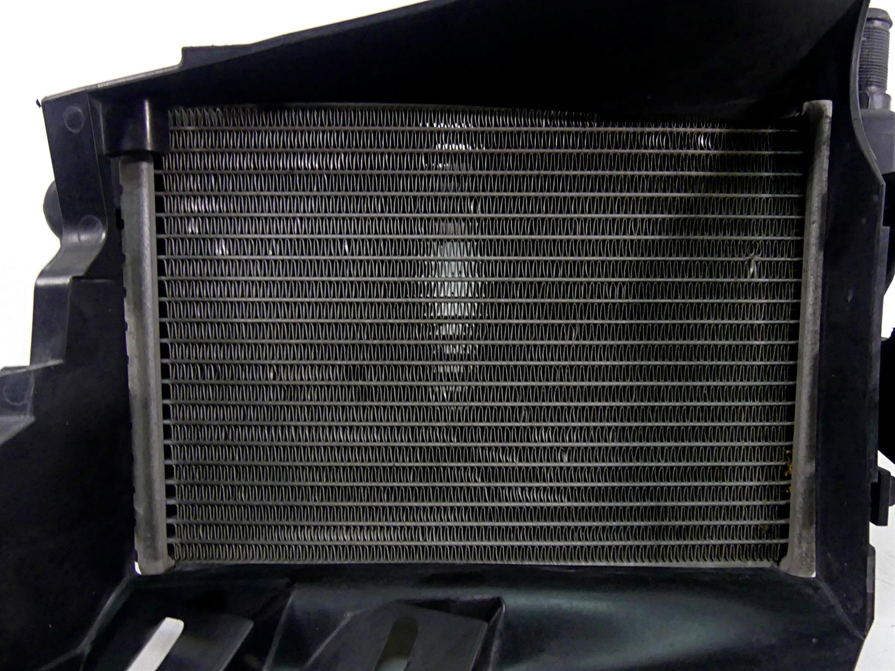 2014 BMW R1200GS K50 Left Radiator + Thermostat Fan Cover Set 17118523116 {{ shop.shopifyCountryName }} - Mototech271