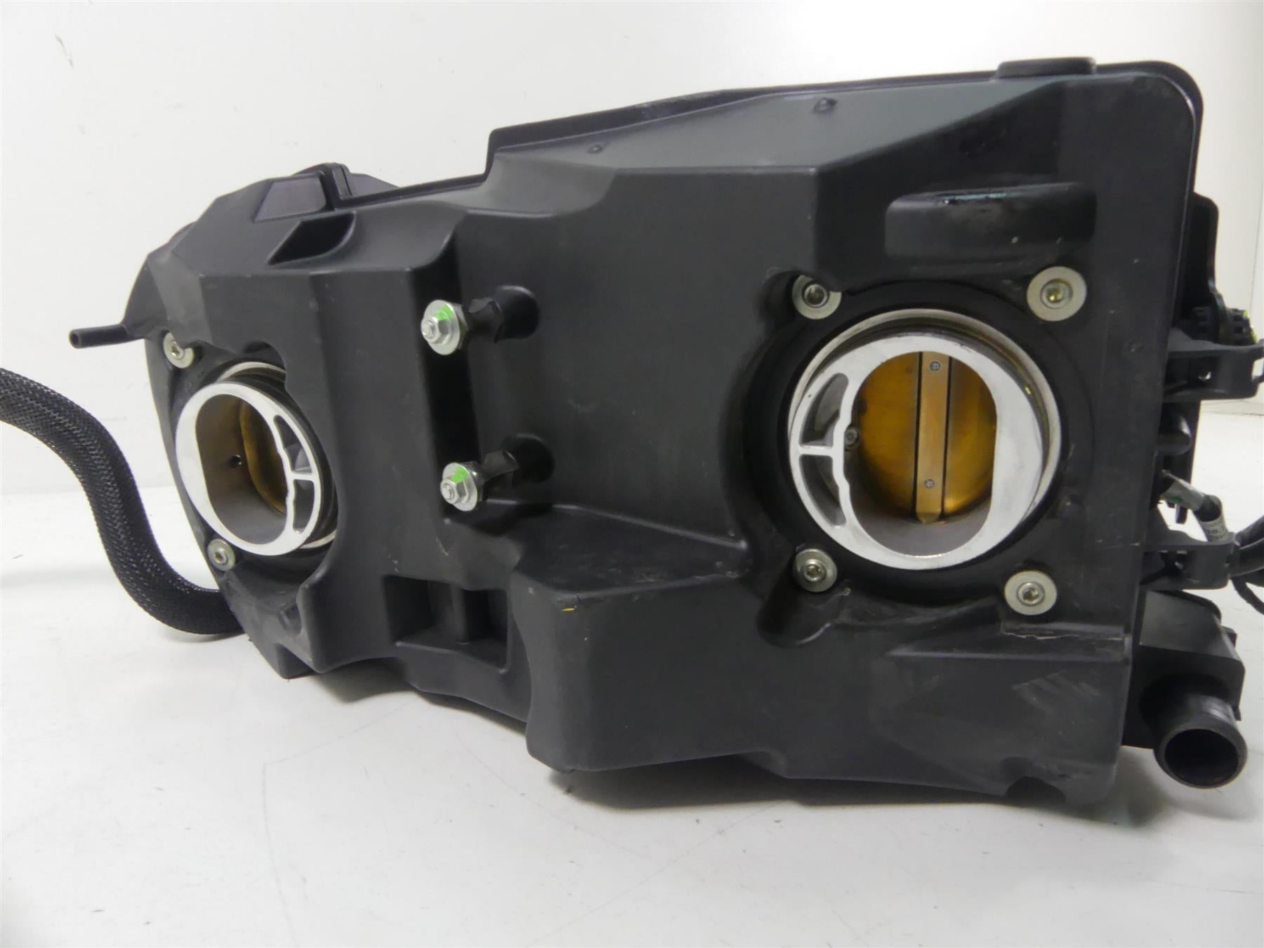 2017 Ducati Monster 1200 S Throttle Bodies Air Filter Cleaner Box Set 28240991 {{ shop.shopifyCountryName }} - Mototech271