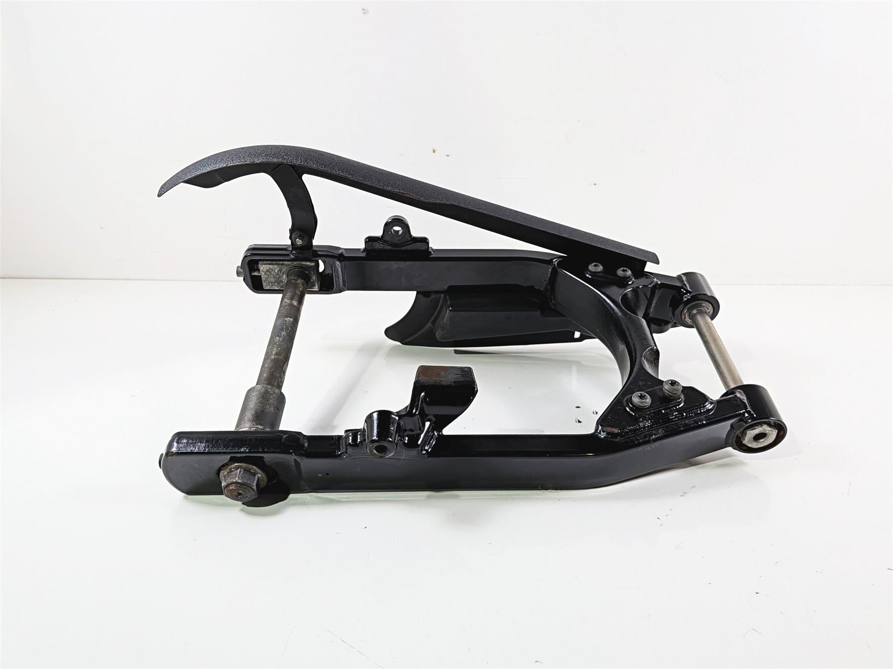 2007 Harley Dyna FXDB Street Bob Rear Swingarm Belt Guards 47820-06 {{ shop.shopifyCountryName }} - Mototech271