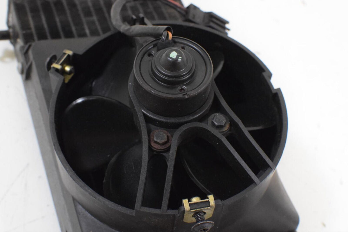 09 BMW K1200LT K1200 LT 89V3 Right Radiator Fan Air Scoop Duct Ram 17111465160 {{ shop.shopifyCountryName }} - Mototech271