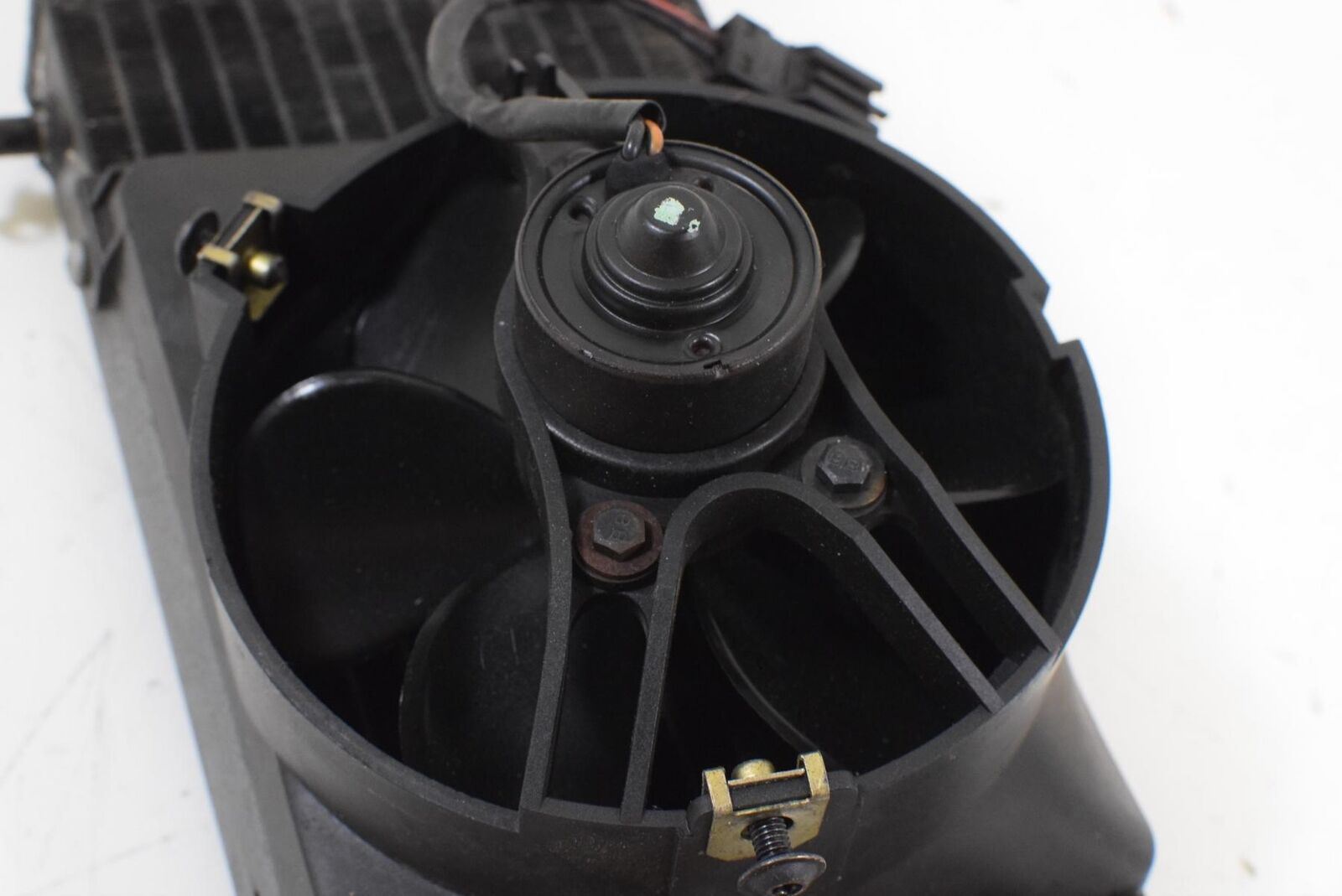 09 BMW K1200LT K1200 LT 89V3 Right Radiator Fan Air Scoop Duct Ram 17111465160 {{ shop.shopifyCountryName }} - Mototech271