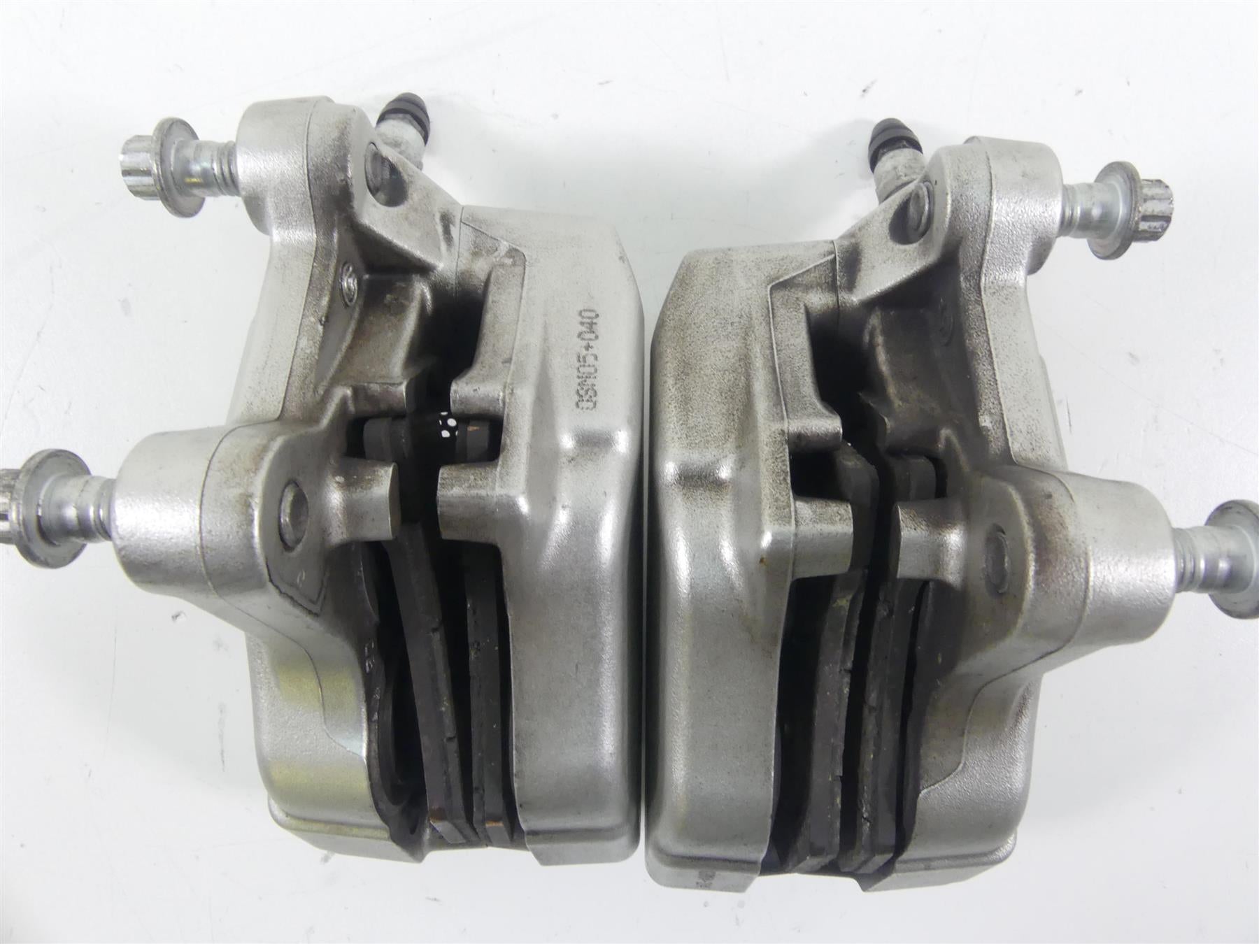 2009 Harley FLHTCU SE4 CVO E-Glide Front Brake Caliper Set 42938-08 42939-08 {{ shop.shopifyCountryName }} - Mototech271