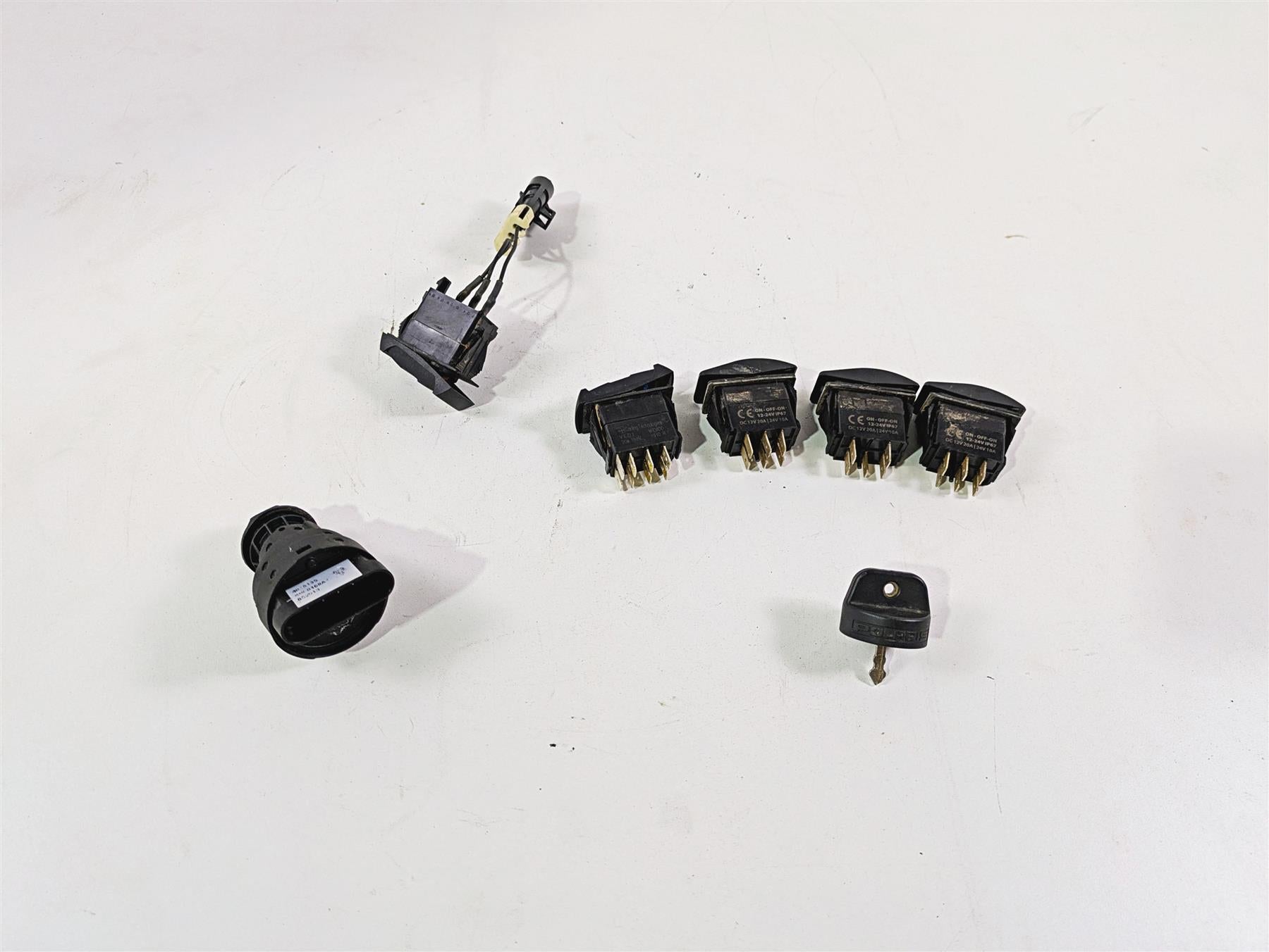 2019 Polaris RZR XP 1000 Highlifter Ignition Awd Lights Switch Set + Key 4016058 {{ shop.shopifyCountryName }} - Mototech271