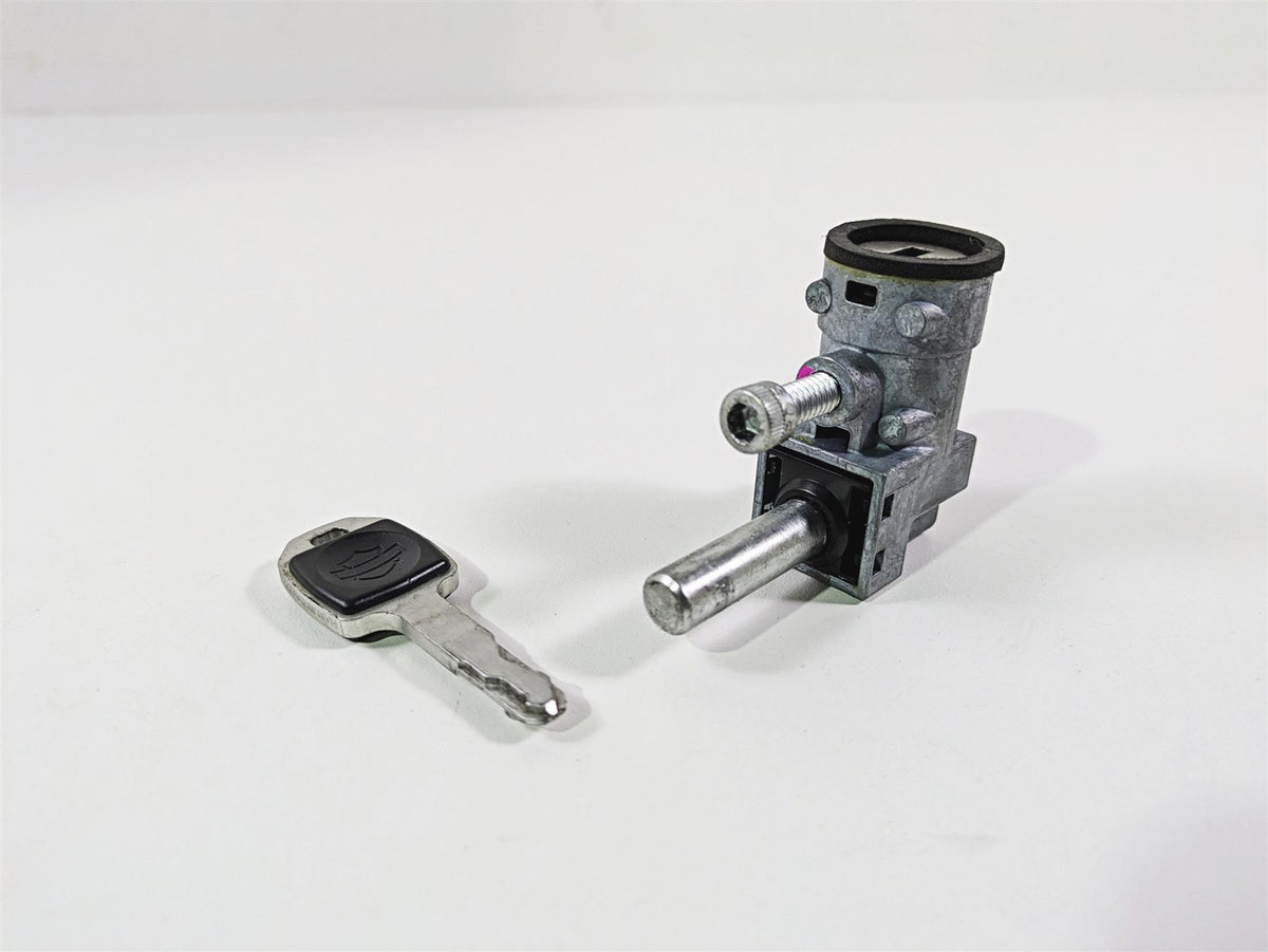 2019 Harley Softail FXDR 114 Steering Fork Lock & Key Set 45600049 {{ shop.shopifyCountryName }} - Mototech271