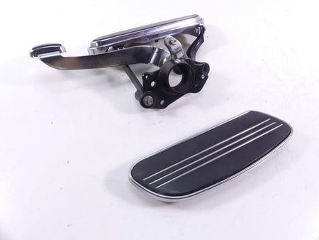 2010 Harley Touring FLHX Street Glide Right Floor Board & Brake Pedal 50518-09 {{ shop.shopifyCountryName }} - Mototech271