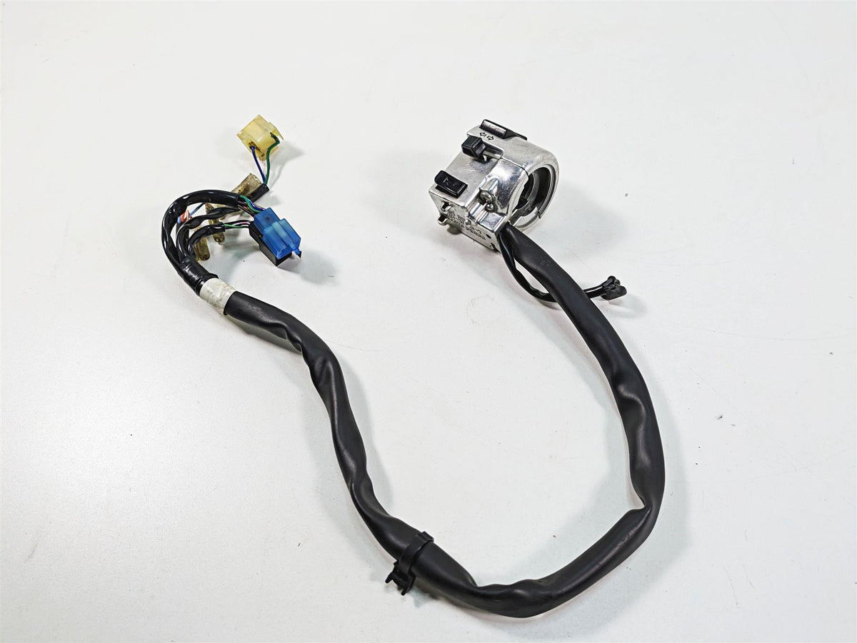 2006 Honda V-Twin VTX1300 R Left Hand Control Switch Blinker 35020-MEA-670 {{ shop.shopifyCountryName }} - Mototech271