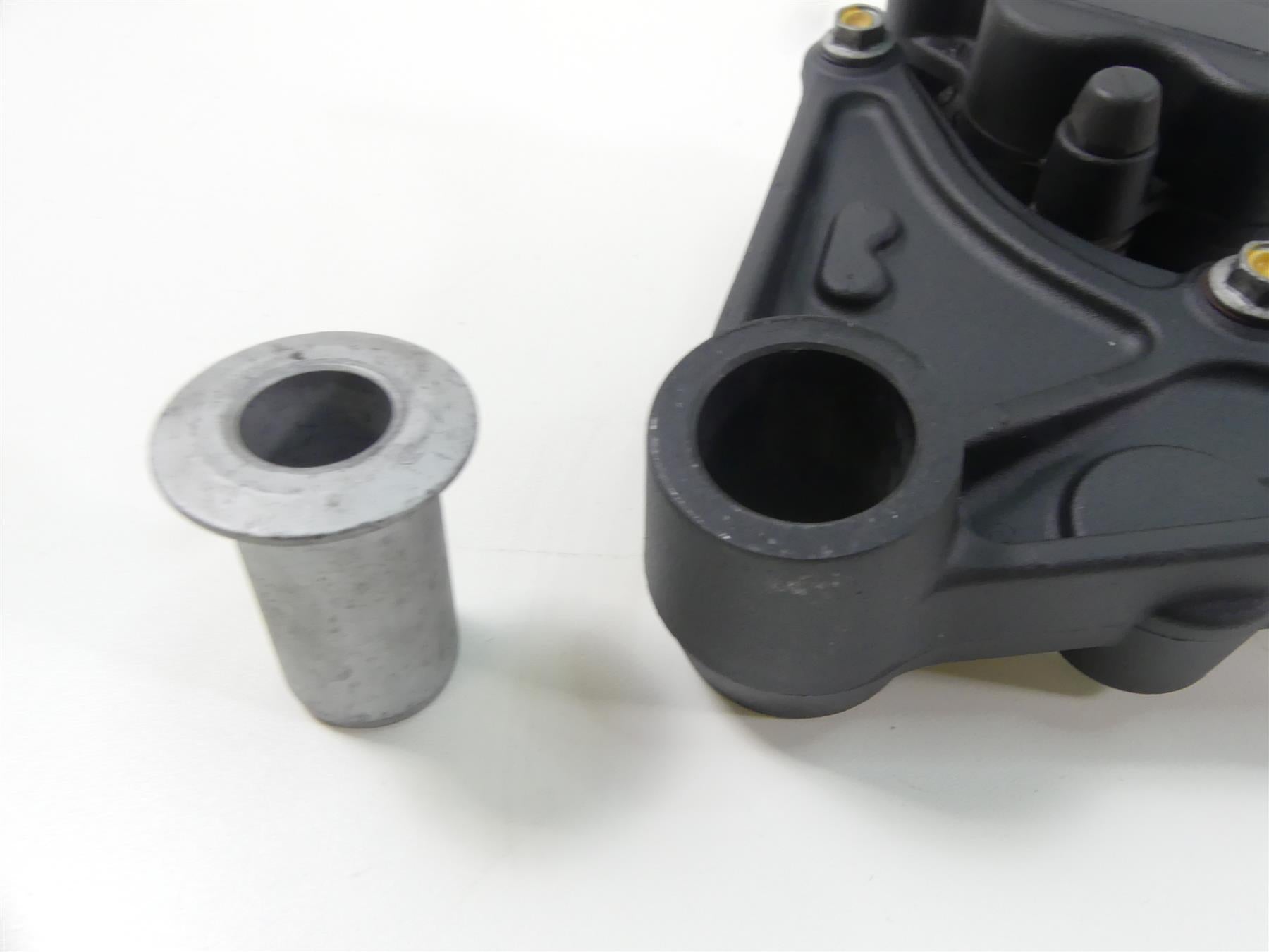 2016 Moto Guzzi V7 II Special 750 Rear Brake Caliper & Mount 2B000525 {{ shop.shopifyCountryName }} - Mototech271