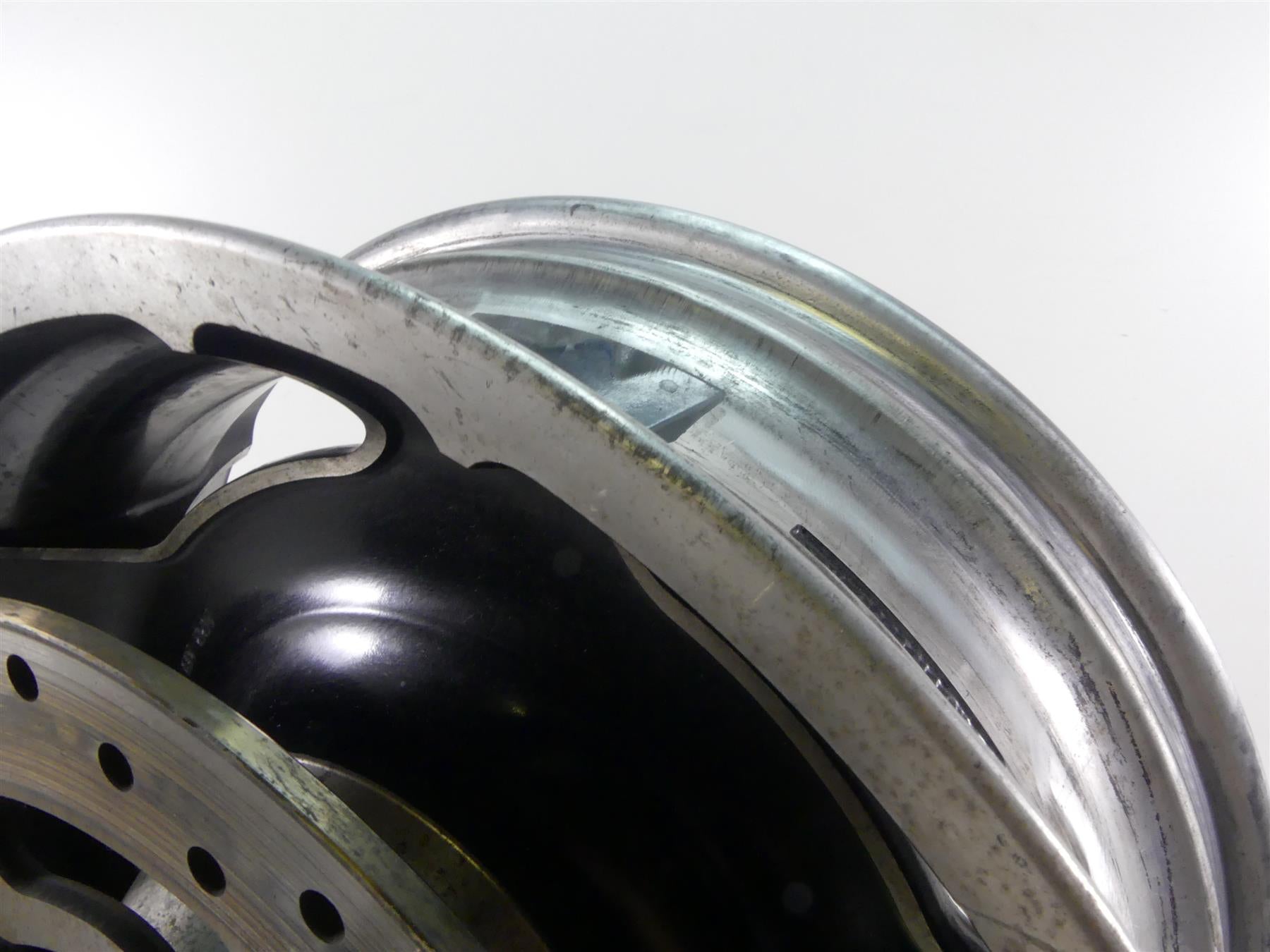 2011 Harley Touring FLTRX Road Glide Straight Rear Wheel Rim 16x5 40900194 {{ shop.shopifyCountryName }} - Mototech271