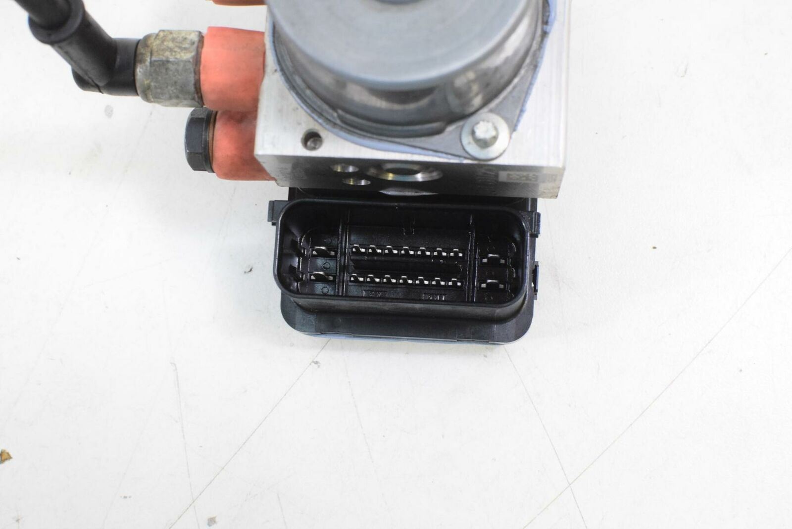 2013 KTM 690 Duke Abs Brake Module Pressure Pump 76042031000 {{ shop.shopifyCountryName }} - Mototech271
