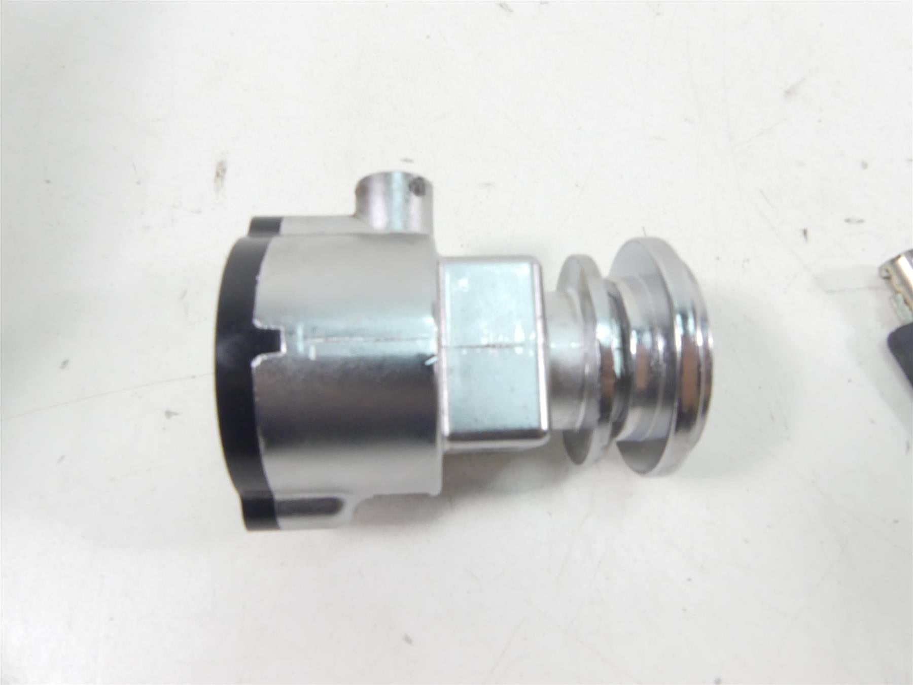 2014 Harley FXDL Dyna Low Rider Steering Fork Lock & Key 71475-06 {{ shop.shopifyCountryName }} - Mototech271