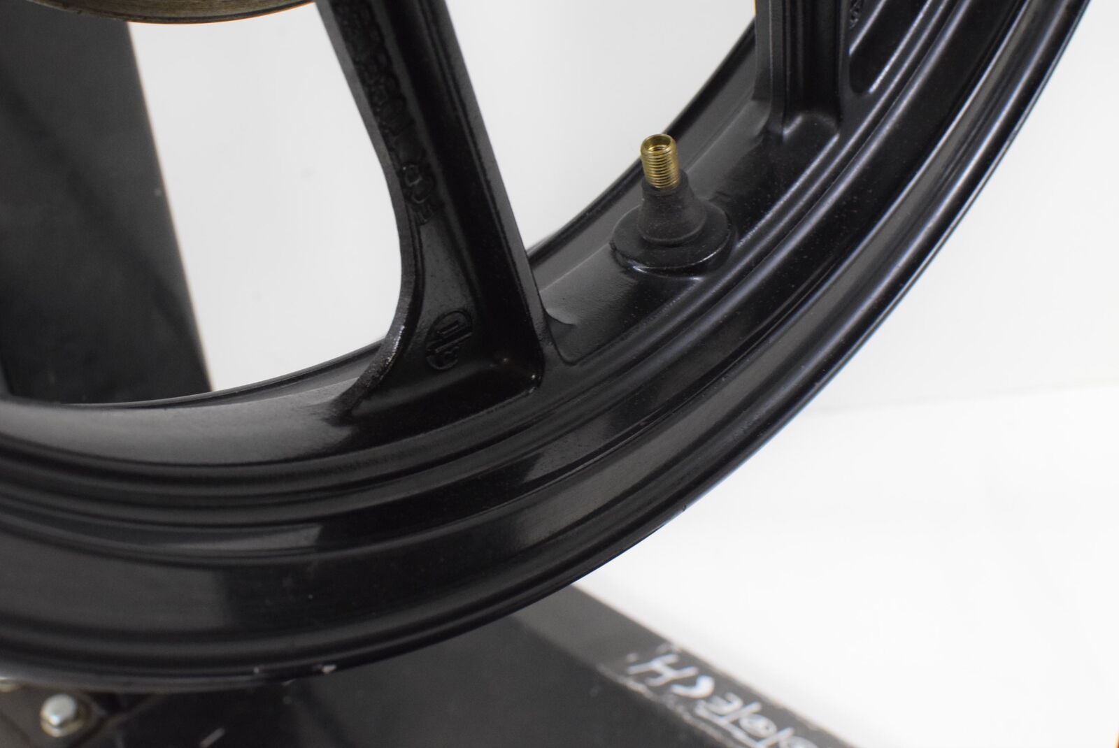 2006 Kawasaki EX250R EX250 R Ninja Front Wheel Rim NICE 16x2.15 41073-1366-QT {{ shop.shopifyCountryName }} - Mototech271