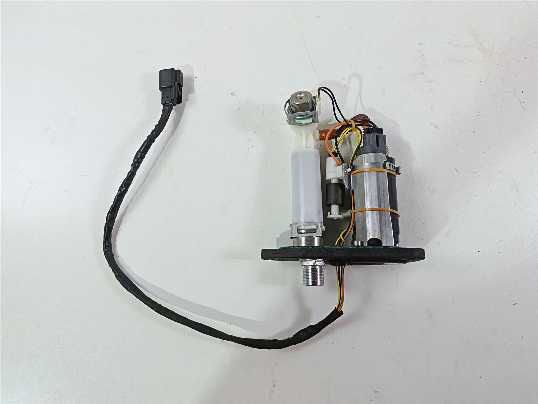 2009 Harley XR1200 Sportster Fuel Gas Petrol Pump 75268-07D {{ shop.shopifyCountryName }} - Mototech271