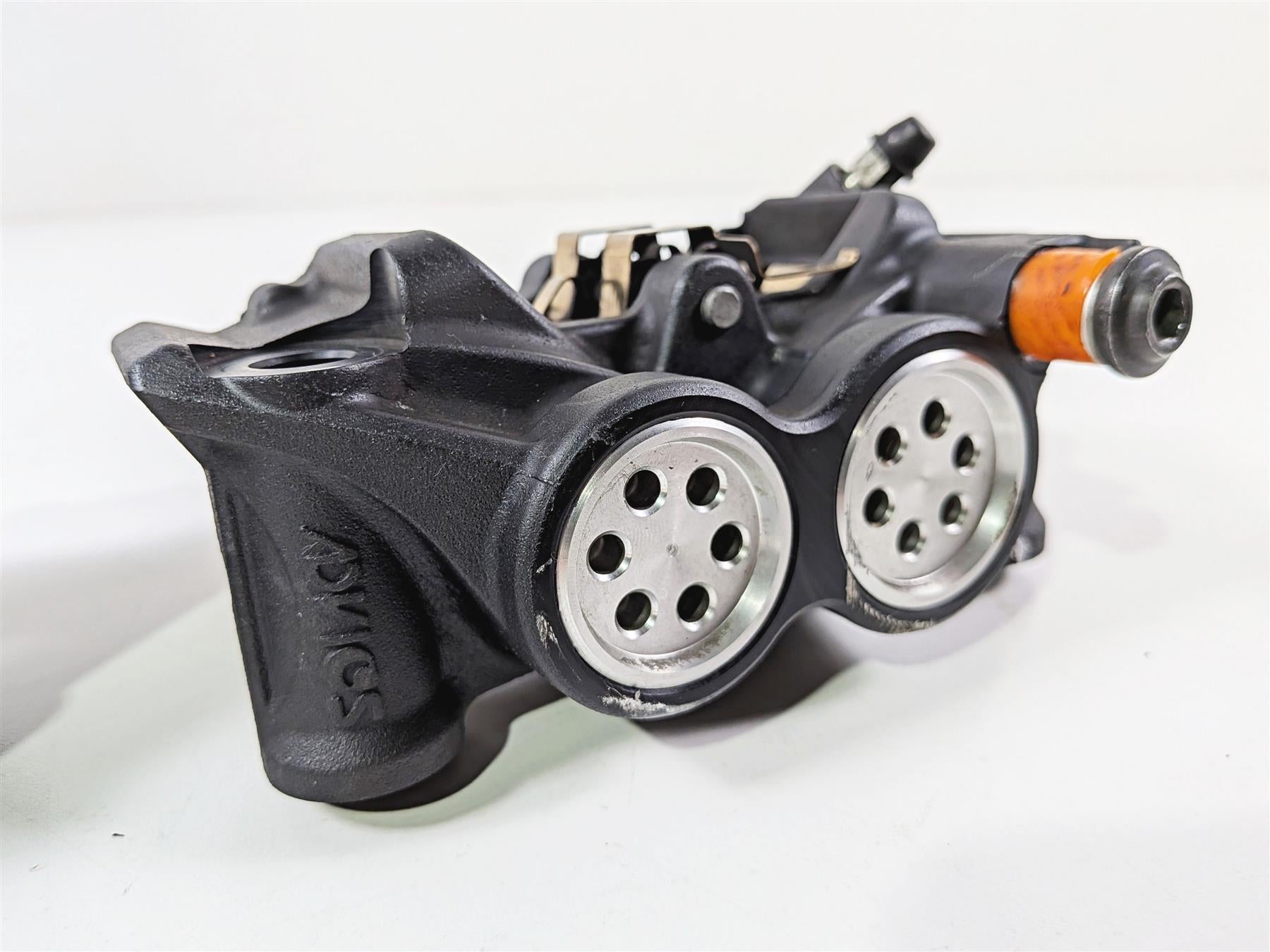 2024 Yamaha YZF R1 RN65 Front Brake Caliper Set 108mm - Read B3L-2580T-00-00 {{ shop.shopifyCountryName }} - Mototech271