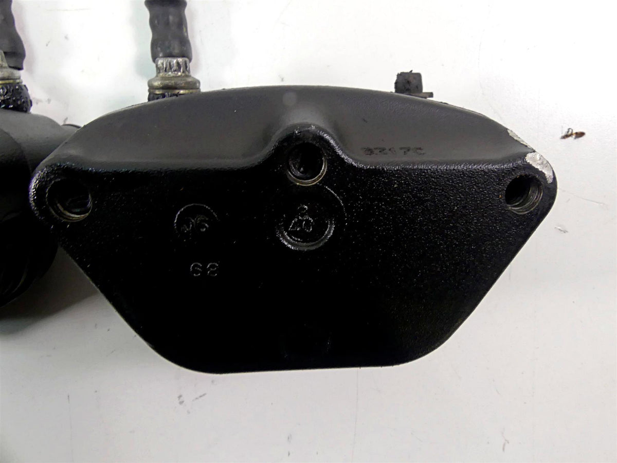 2007 Harley Touring FLHRC Road King Front Brake Caliper Set 44023-00C 44046-00D {{ shop.shopifyCountryName }} - Mototech271