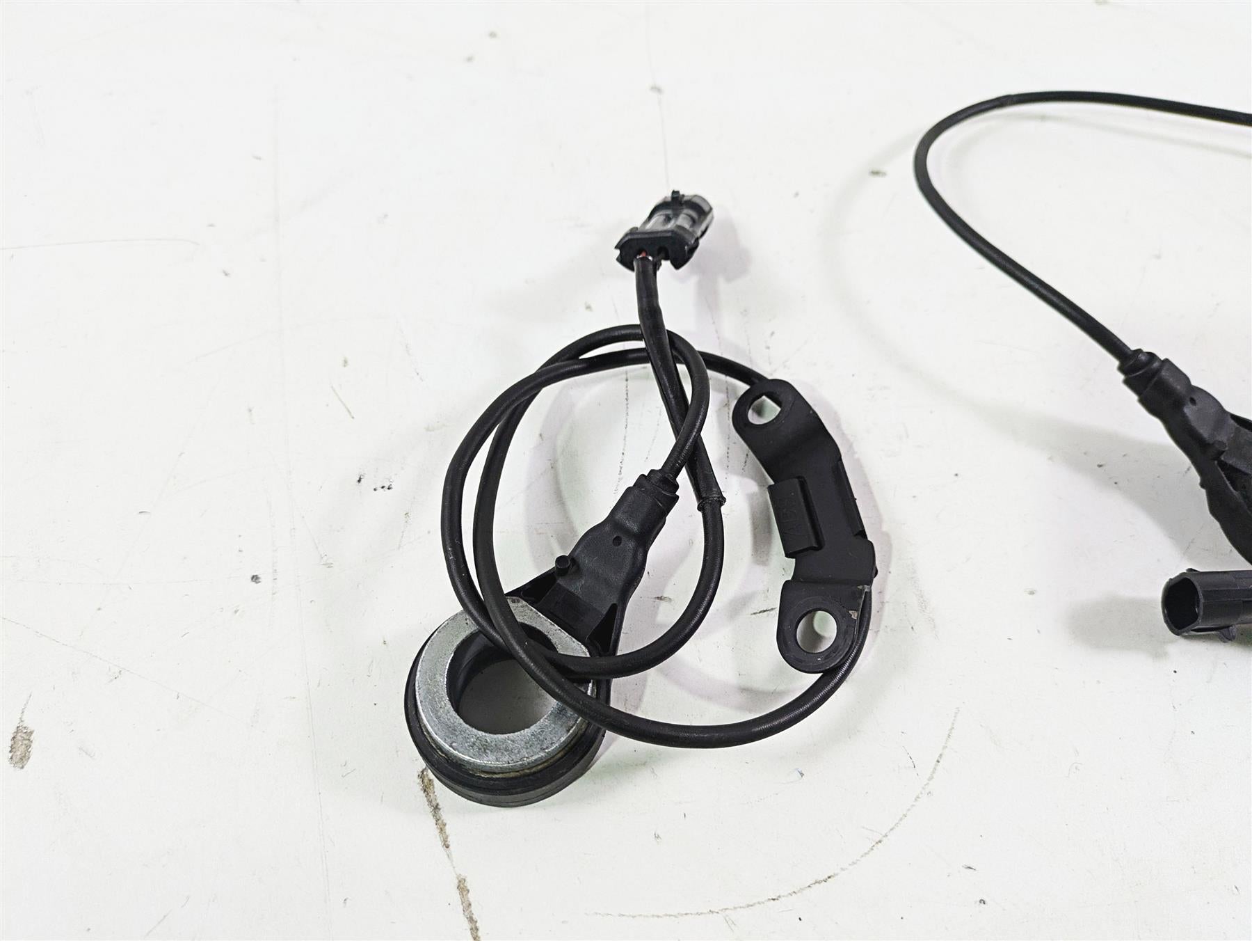 2008 Harley Touring FLHTP Electra Glide Abs Wheel Speed Sensor Set 40614-08 {{ shop.shopifyCountryName }} - Mototech271