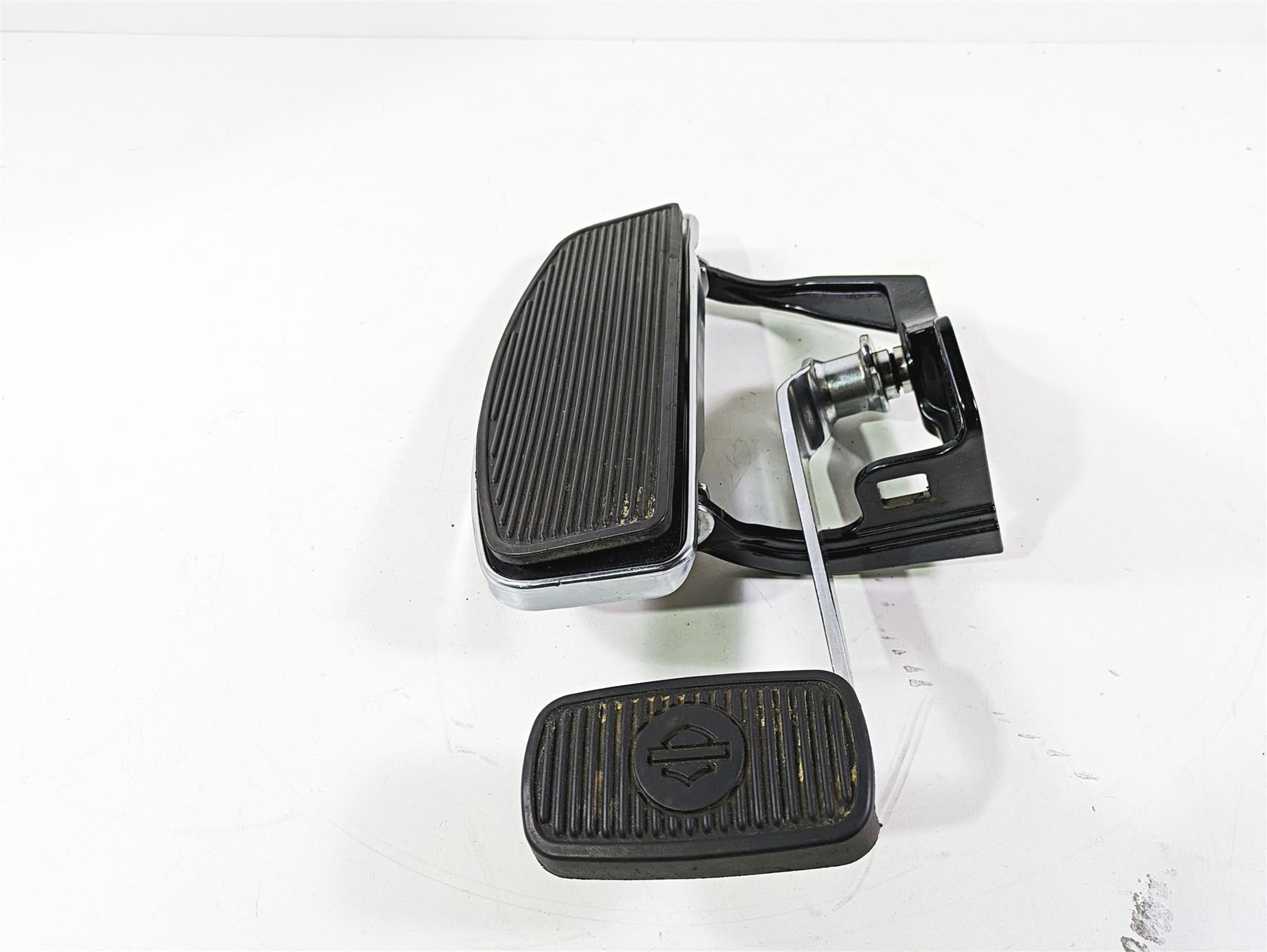 2008 Harley FLSTC Softail Heritage Right Front Floor Board + Brake Set 50600026 {{ shop.shopifyCountryName }} - Mototech271