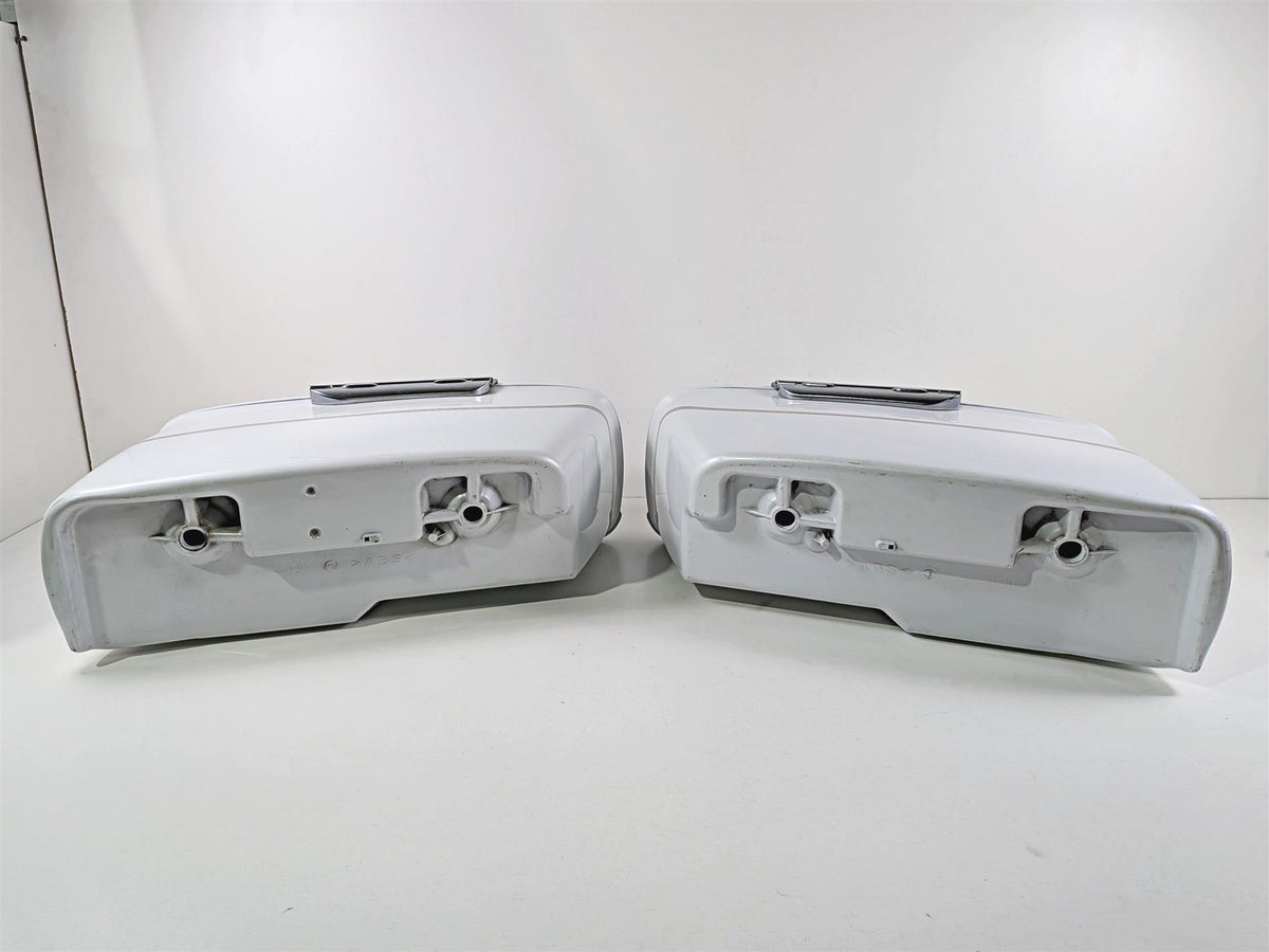 2006 Yamaha XVZ1300 Royal Star Left Right Saddle Bag Set White 4XY-Y2843-2H-P2 {{ shop.shopifyCountryName }} - Mototech271