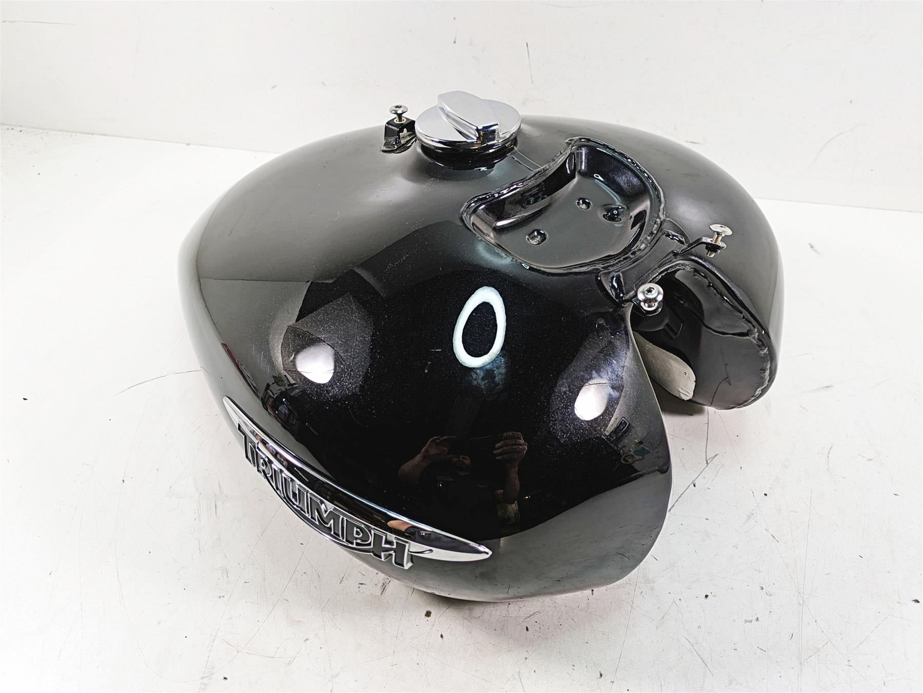 2011 Triumph America Fuel Gas Petrol Tank Reservoir - No Dents T2402232 {{ shop.shopifyCountryName }} - Mototech271