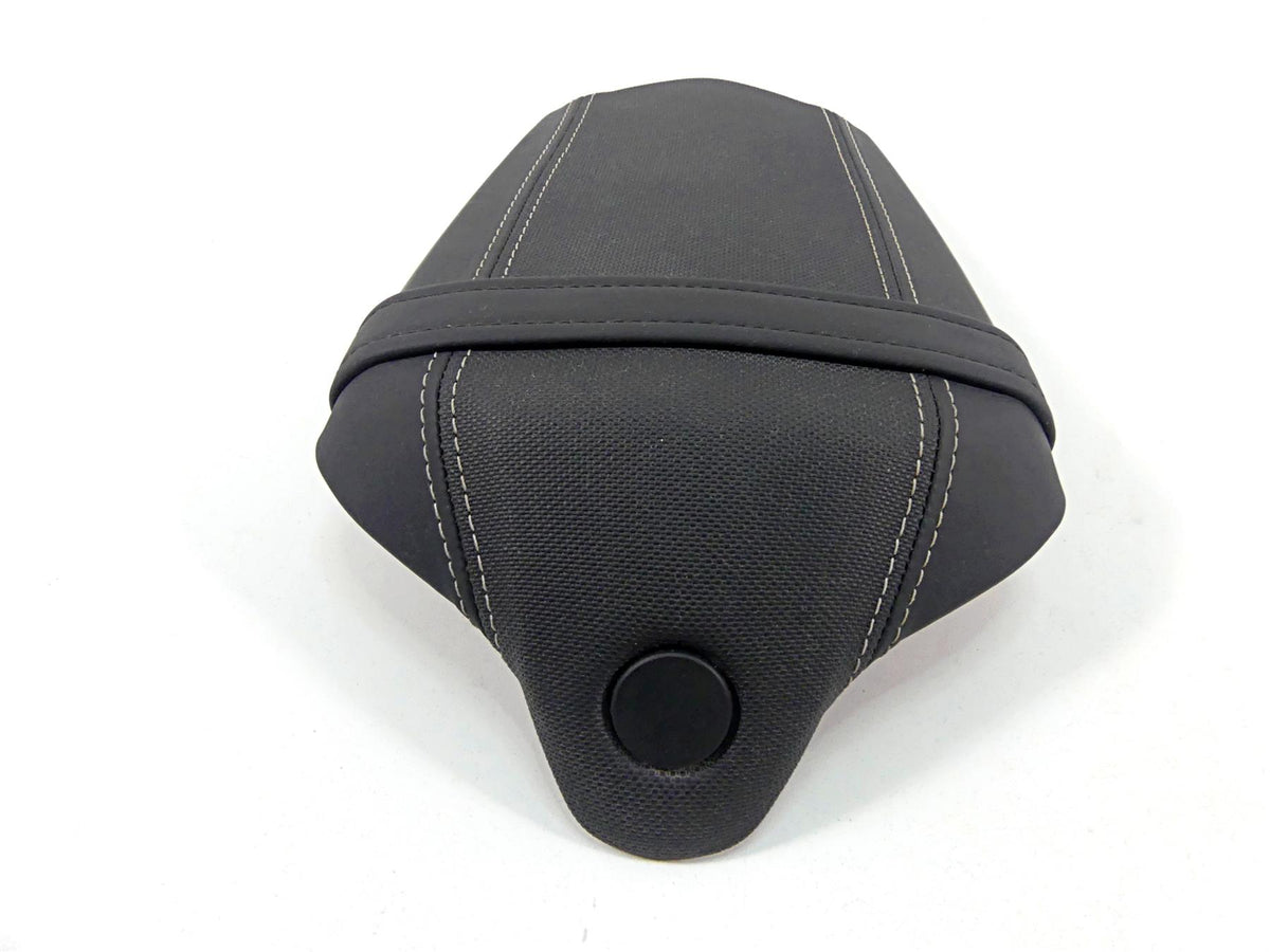 2022 Triumph Speed Triple 1200 RS Nice Rear Passenger Seat Saddle T2317015 {{ shop.shopifyCountryName }} - Mototech271
