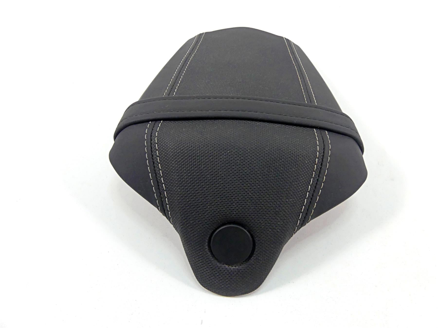 2022 Triumph Speed Triple 1200 RS Nice Rear Passenger Seat Saddle T2317015 {{ shop.shopifyCountryName }} - Mototech271