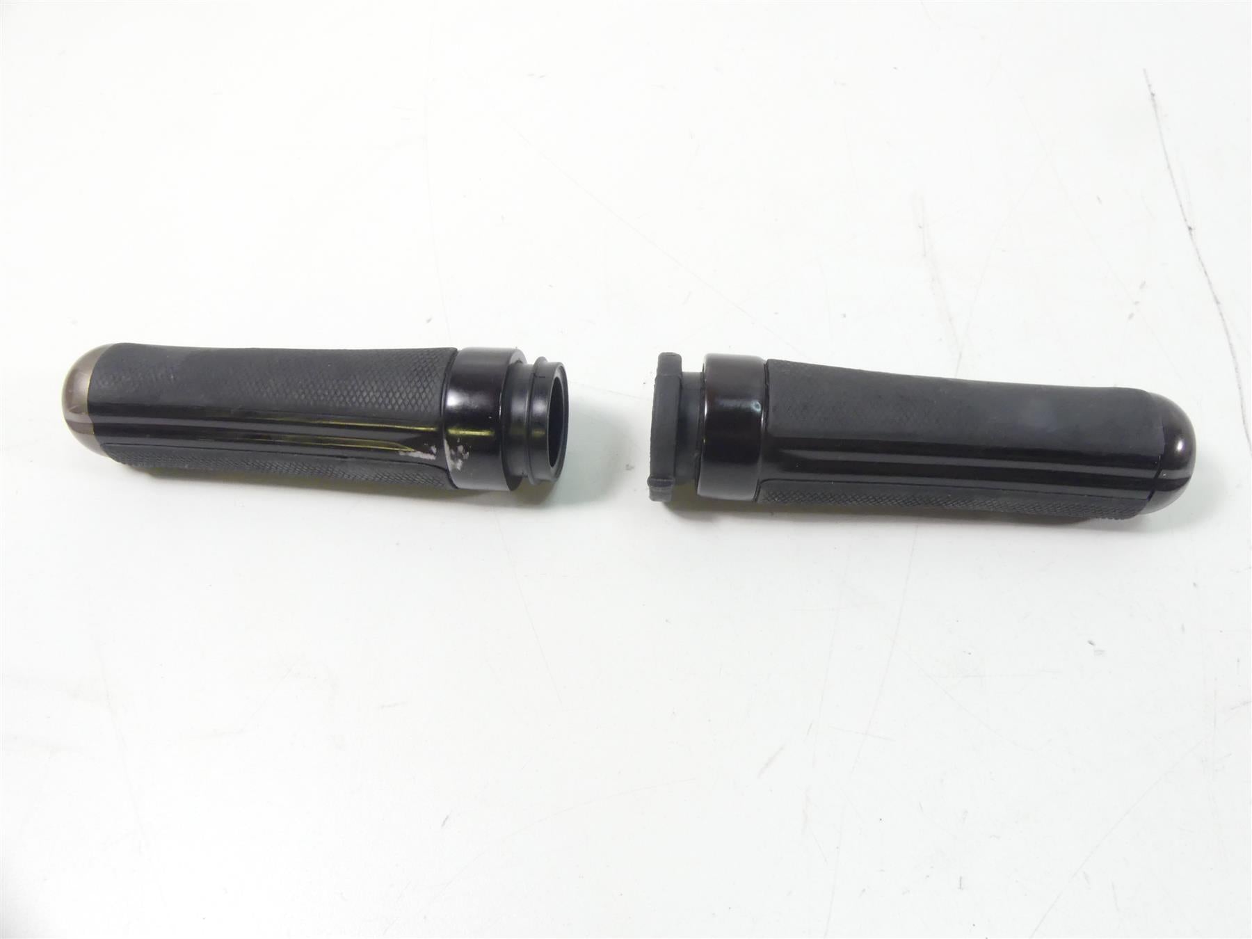 2017 Harley FXSE CVO Pro Street Breakout Left Right Grip Set 56100167 56100169