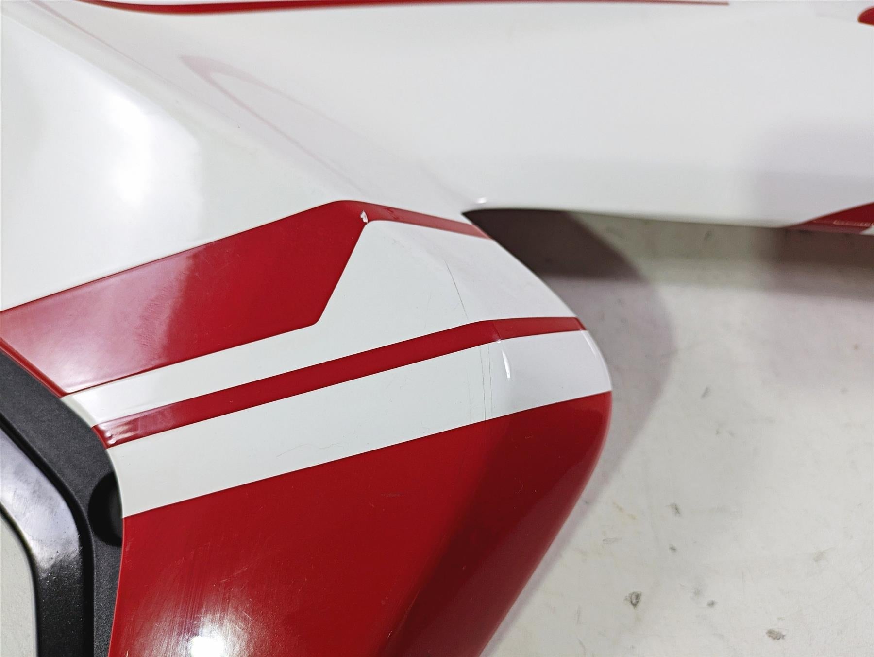 2018 Ducati Hypermotard 939 SP Left Tank Fairing Cover READ 480P5682CK {{ shop.shopifyCountryName }} - Mototech271