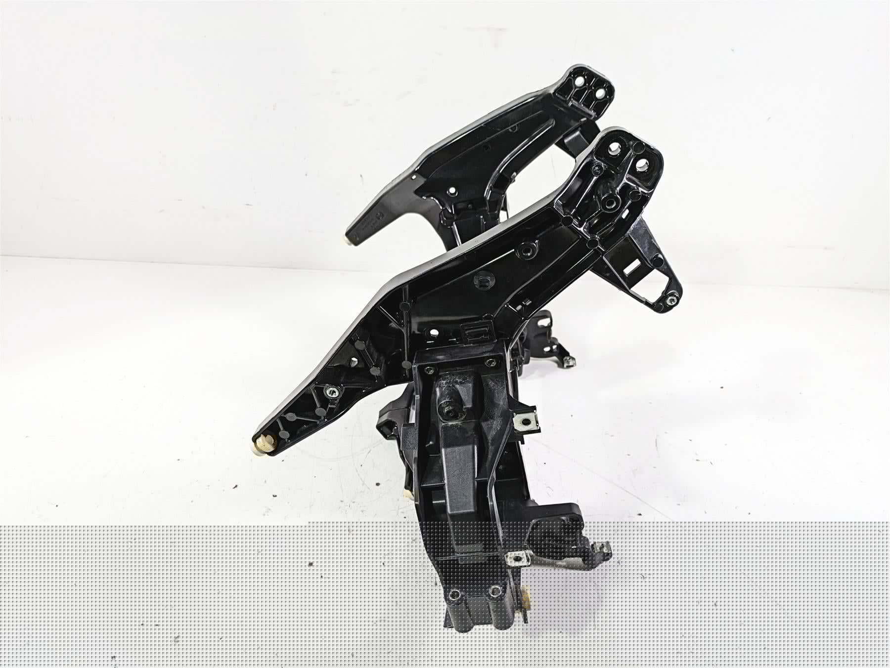 2014 BMW R1200 RT RTW K52 Front Stay Carrier Subframe 46638529329 46638529330 {{ shop.shopifyCountryName }} - Mototech271