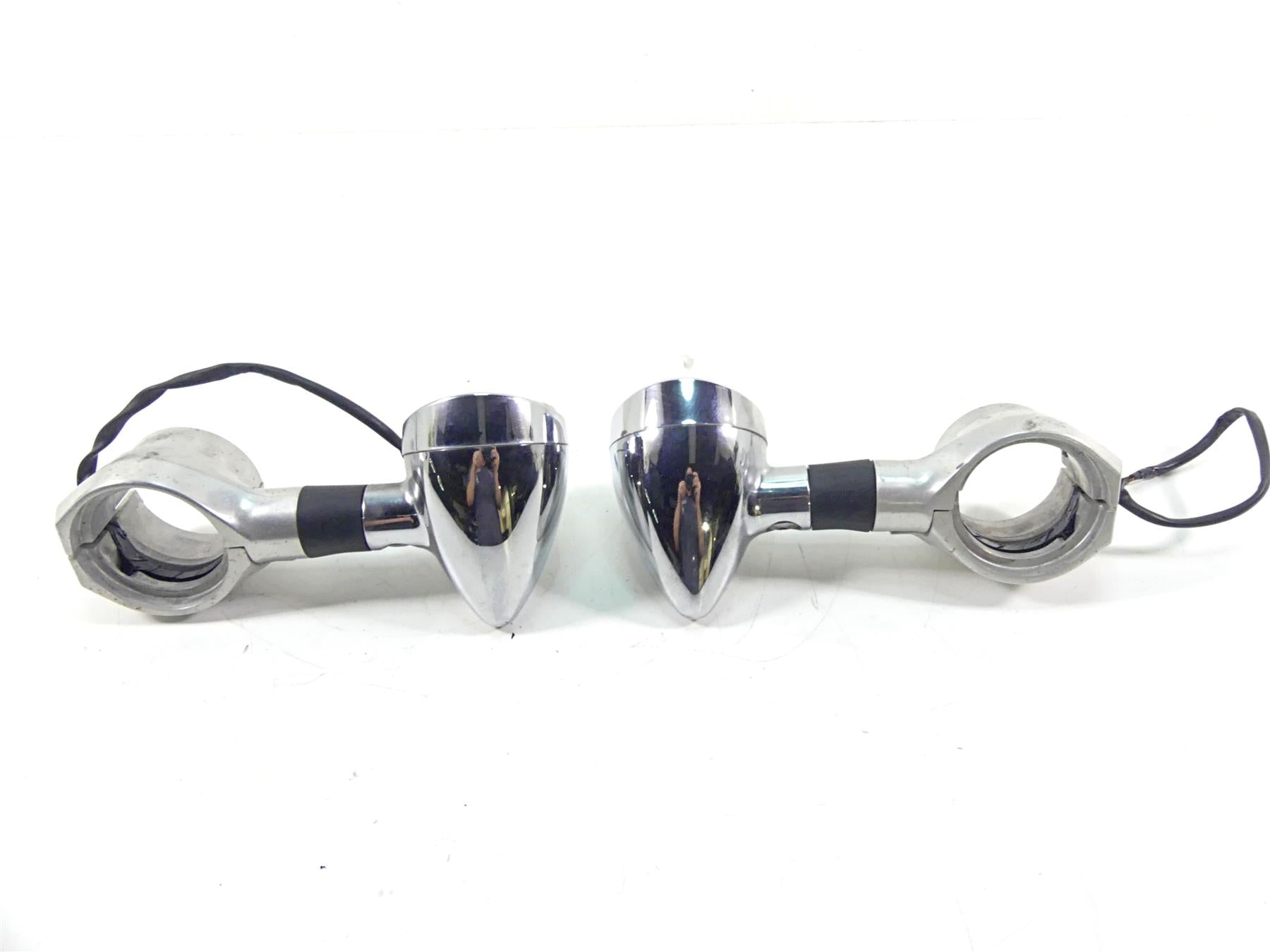 2007 Honda VTX1800 T2 Front Blinker & Clamp Set 33400-MCV-R11 33450-MCV-R11 {{ shop.shopifyCountryName }} - Mototech271