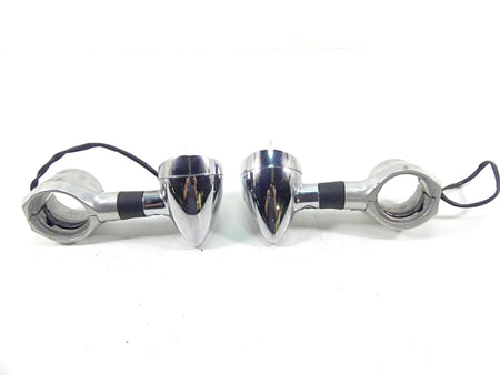 2007 Honda VTX1800 T2 Front Blinker & Clamp Set 33400-MCV-R11 33450-MCV-R11 {{ shop.shopifyCountryName }} - Mototech271