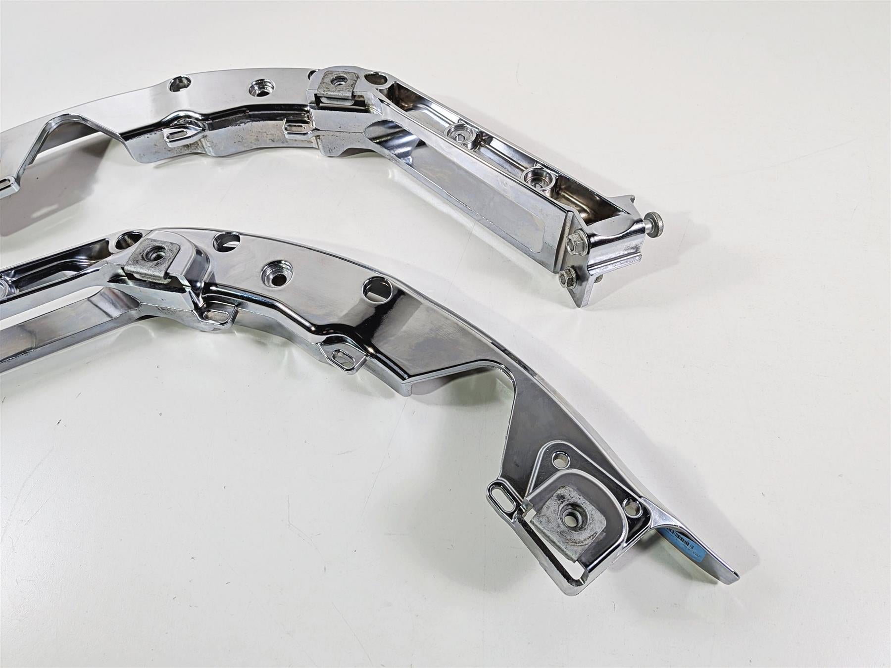 2018 Harley Touring FLHTCU Electra Glide Saddlebag Holder Support Chrome 90200502-Mototech271