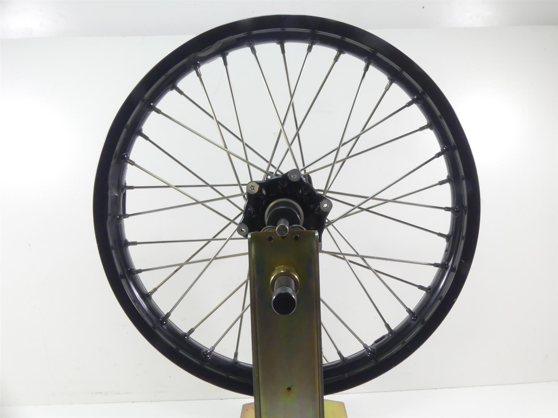 2017 BMW F800GS K72 Front Wheel Rim 21x2.15 -Read 36318564176 {{ shop.shopifyCountryName }} - Mototech271