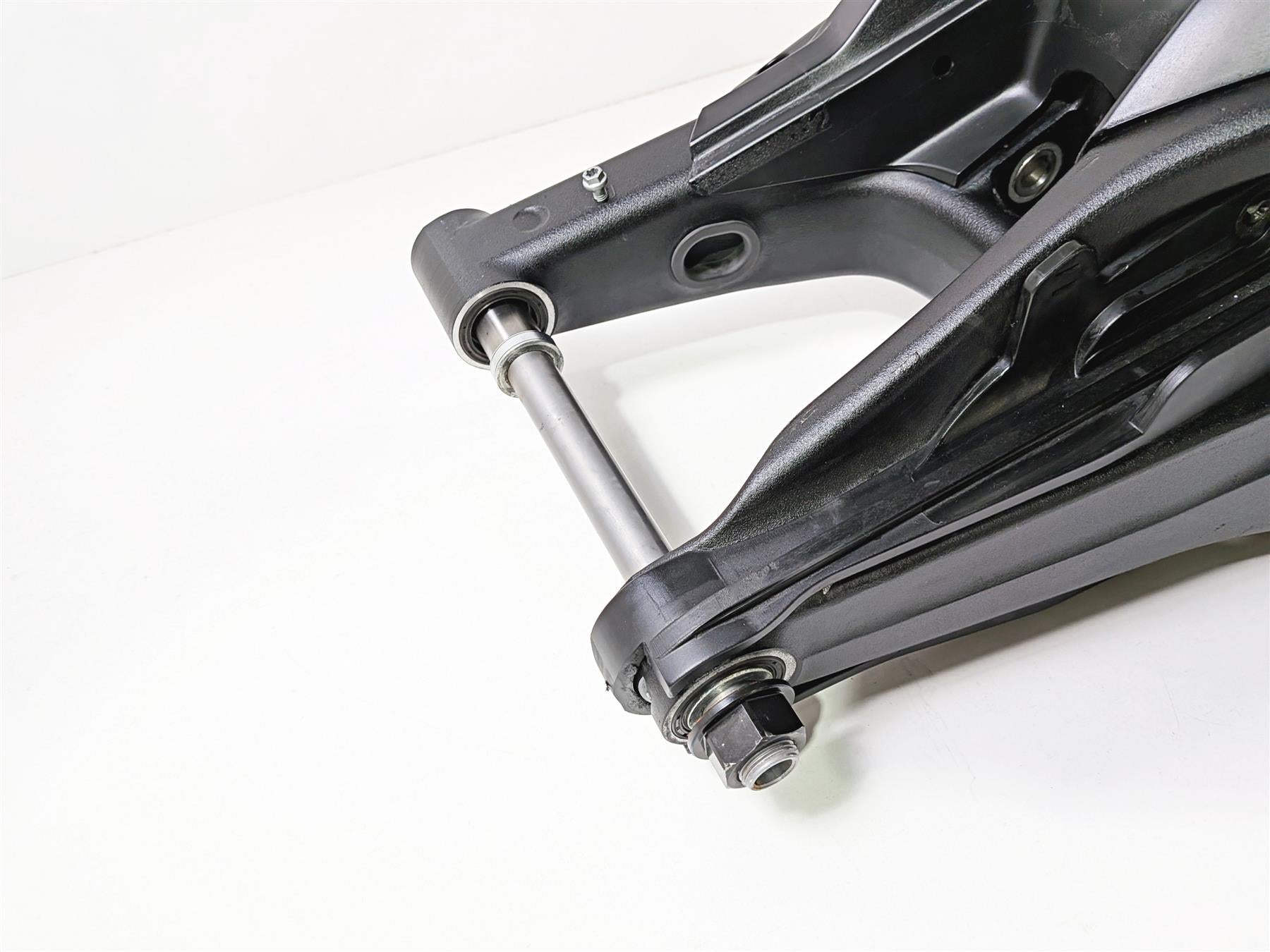 2018 KTM 1290 Super Duke R Swingarm Swing Arm & Axle 61304030044 61404030144-Mototech271
