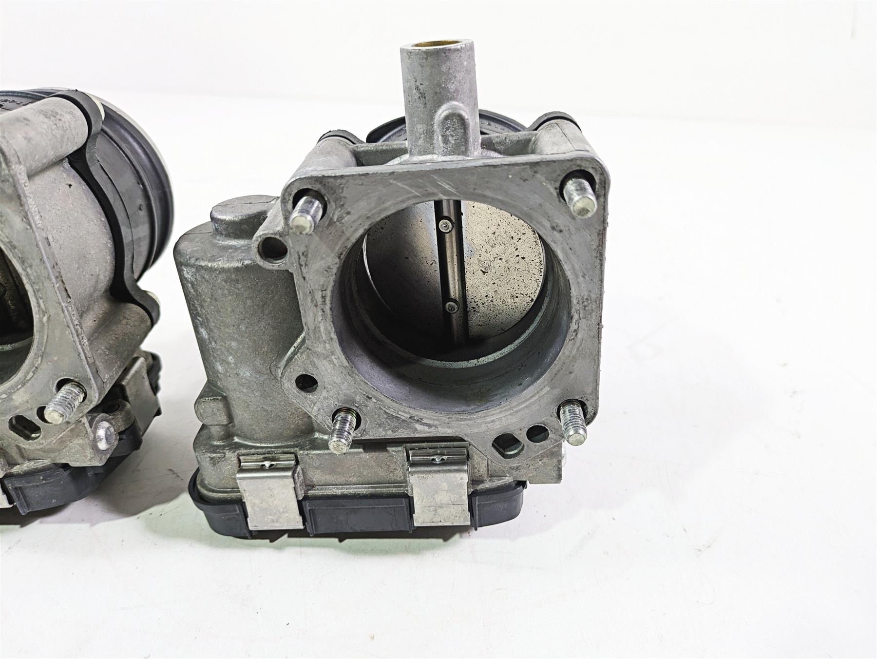 2018 Ducati Hypermotard 939 SP Throttle Fuel Injection Body Set 28240904A {{ shop.shopifyCountryName }} - Mototech271