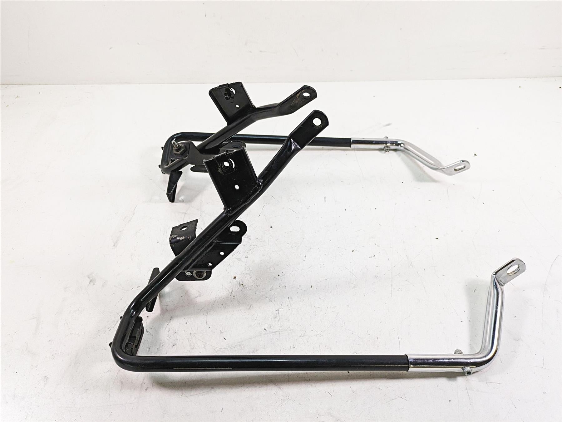 2010 Harley Touring FLHTCU Electra Glide Saddlebag Guard Holder Set 49194-09A {{ shop.shopifyCountryName }} - Mototech271