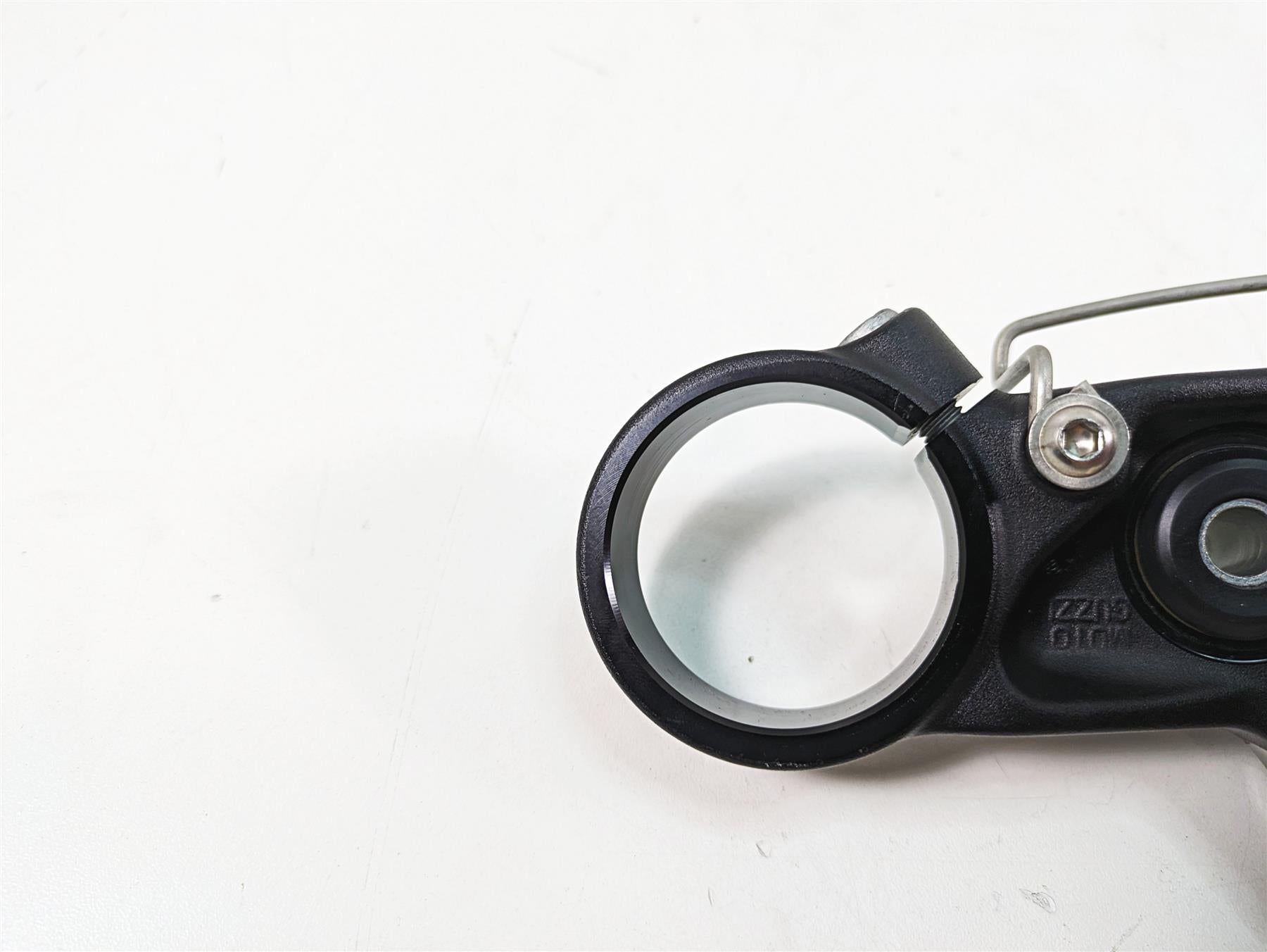 2020 Moto Guzzi V85 TT Adventure Upper Triple Tree Steering Clamp 2B004944 {{ shop.shopifyCountryName }} - Mototech271