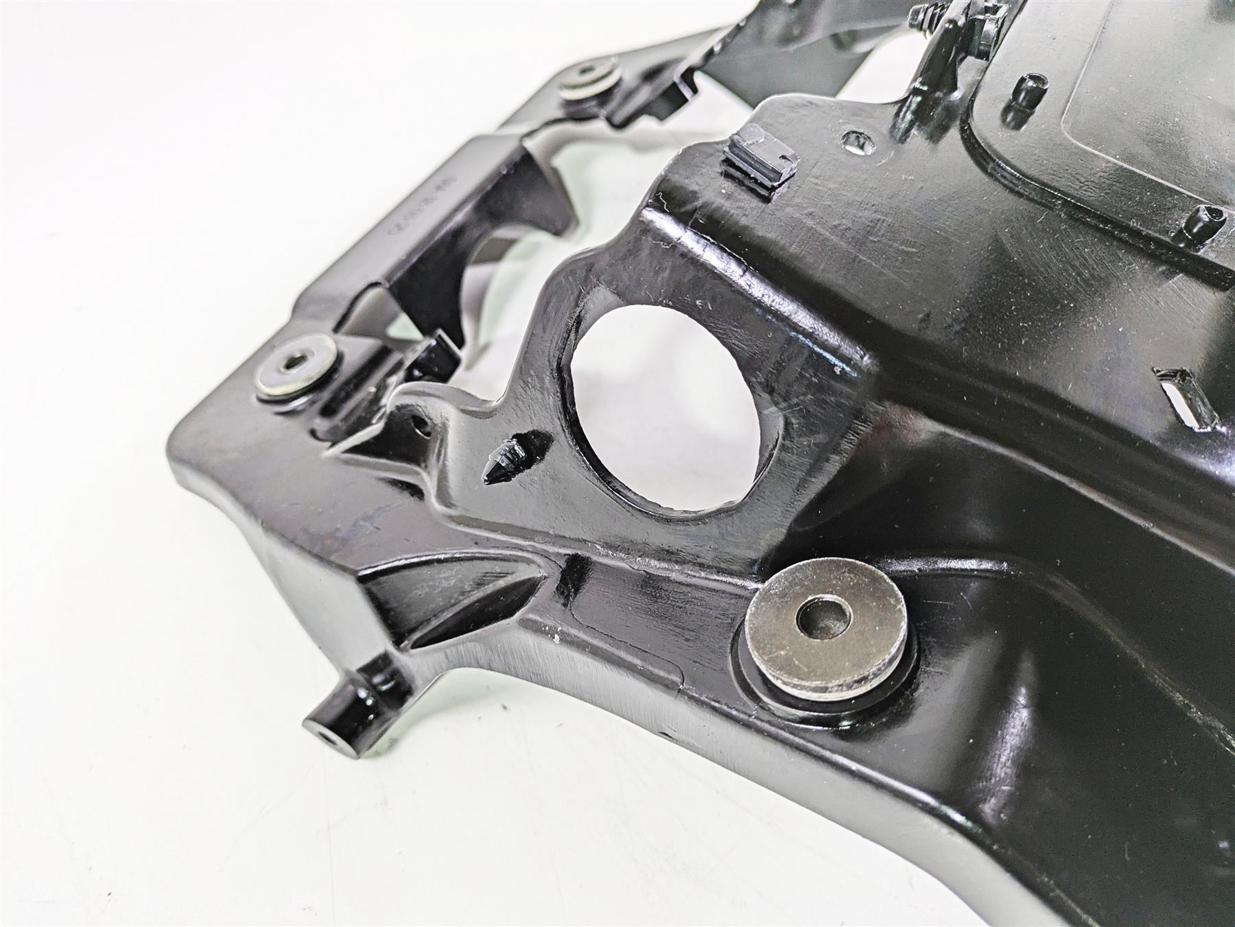 2018 Indian Chieftain Limited Front Fairing Stay Holder Carrier 1022608 {{ shop.shopifyCountryName }} - Mototech271