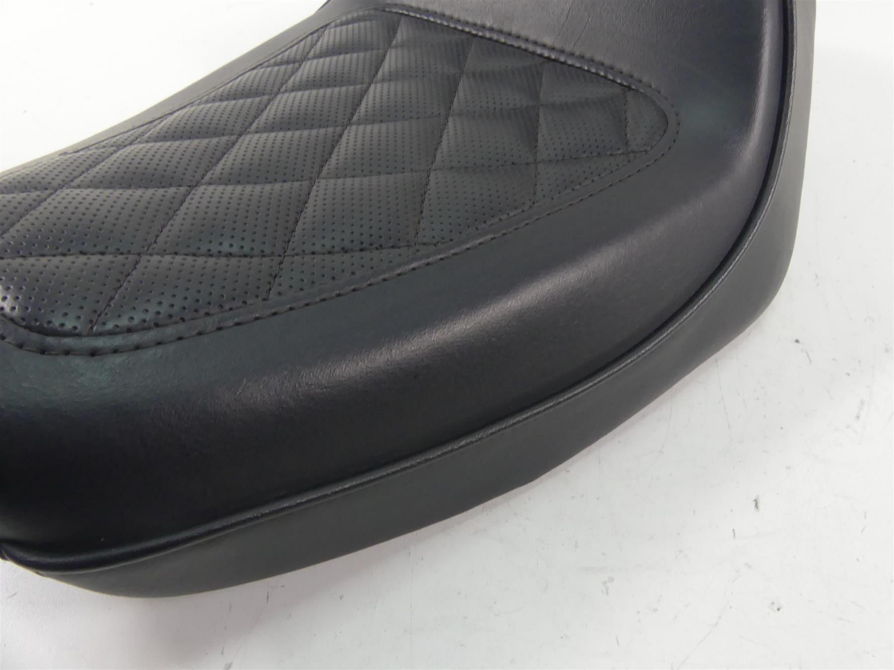 2020 Harley Sportster XL1200 NS Iron Driver Rider Seat Saddle - Read 52000428 {{ shop.shopifyCountryName }} - Mototech271