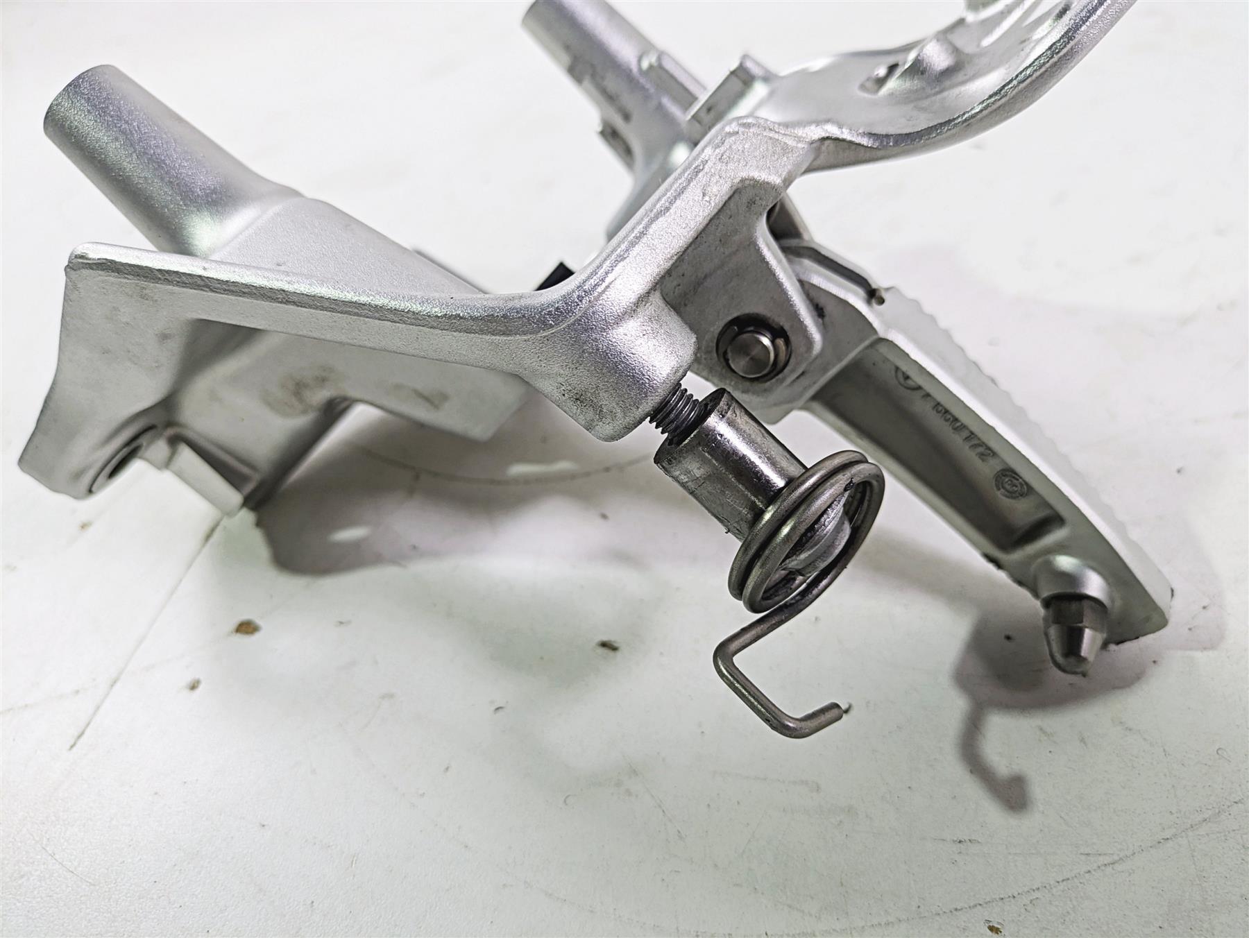 2016 BMW F800R K73 Right Front Rider Footpeg Foot Peg Rear 8527864 46718534960 {{ shop.shopifyCountryName }} - Mototech271