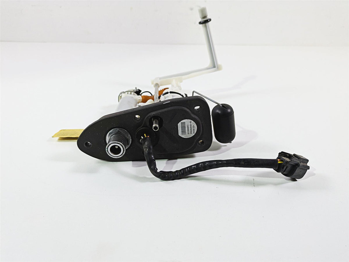 2019 Harley Softail FXDR 114 Fuel Gas Petrol Pump Set 61200053 {{ shop.shopifyCountryName }} - Mototech271