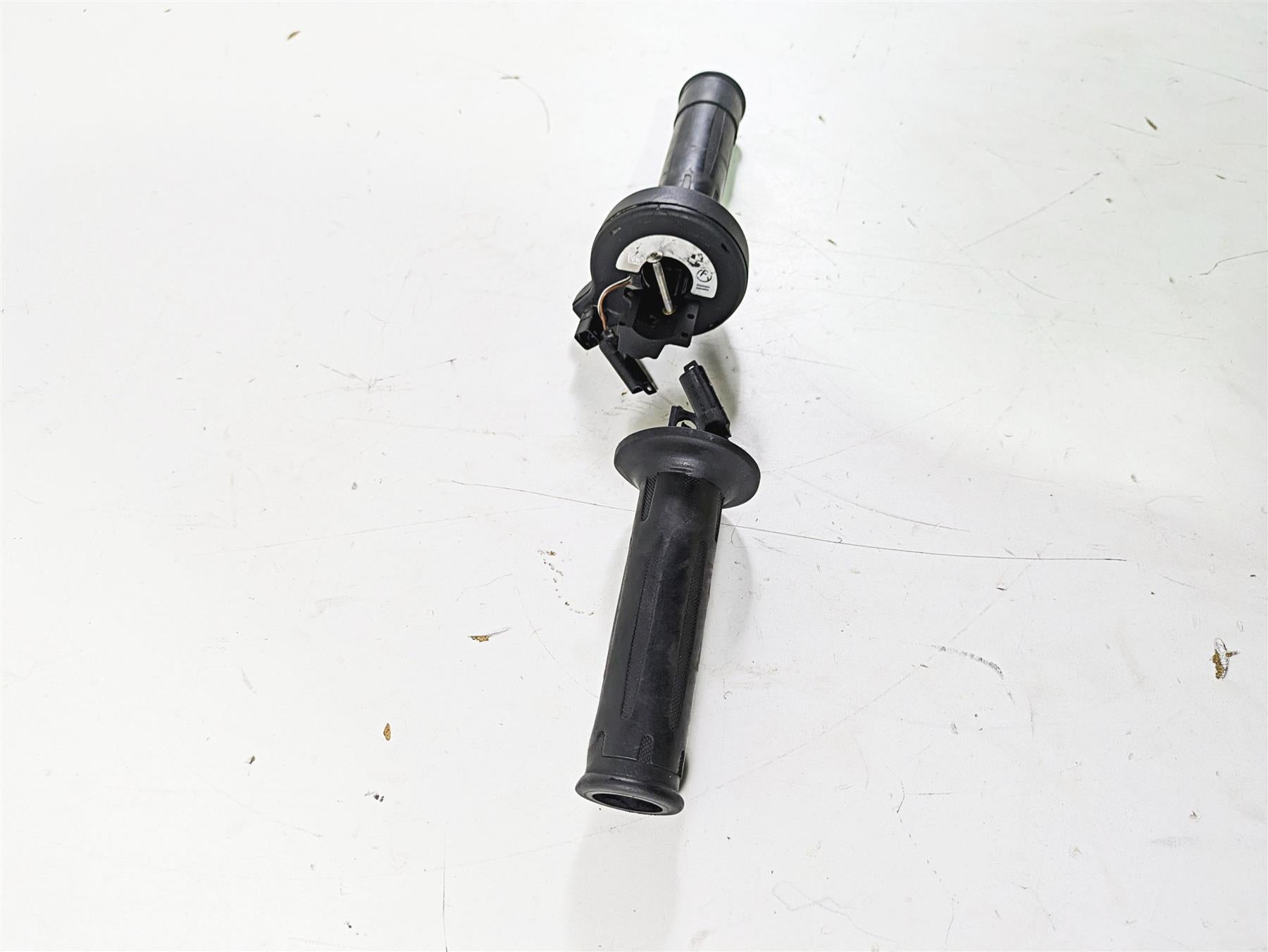 2017 BMW F800GS Adv K75 Heated Left Right Hand Grip Set 61318522470 61318552119 {{ shop.shopifyCountryName }} - Mototech271