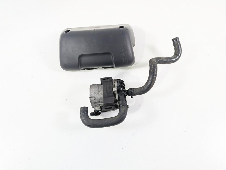 2020 Harley Touring FLTRK Road Glide Water Pump + Holder & Cover 26600048B {{ shop.shopifyCountryName }} - Mototech271