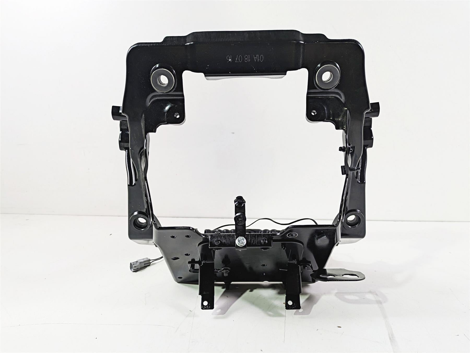 2019 Indian Chieftain Limited Front Fairing Stay Holder Bracket 1024169 1025003 {{ shop.shopifyCountryName }} - Mototech271