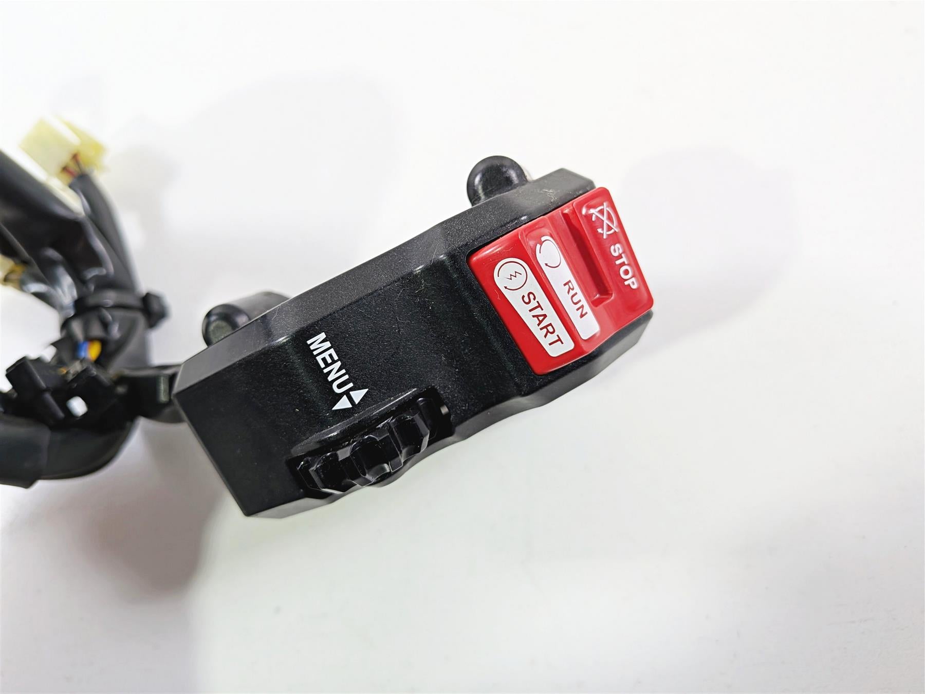 2016 Yamaha YZF R1 RN32 Right Menu Hand Control Switch 2CR-83963-00-00 {{ shop.shopifyCountryName }} - Mototech271