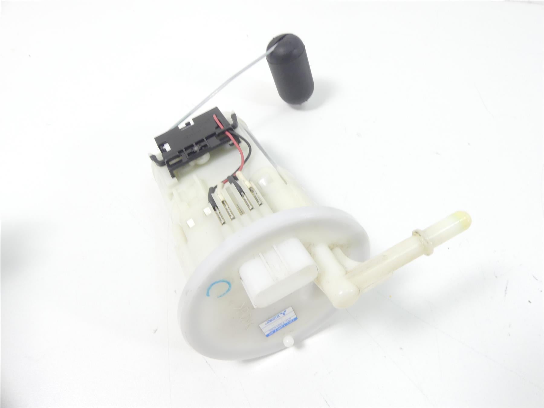 2015 Yamaha MT09 FZ09 Fuel Gas Petrol Pump 10K -Tested 1RC-13907-00-00 {{ shop.shopifyCountryName }} - Mototech271